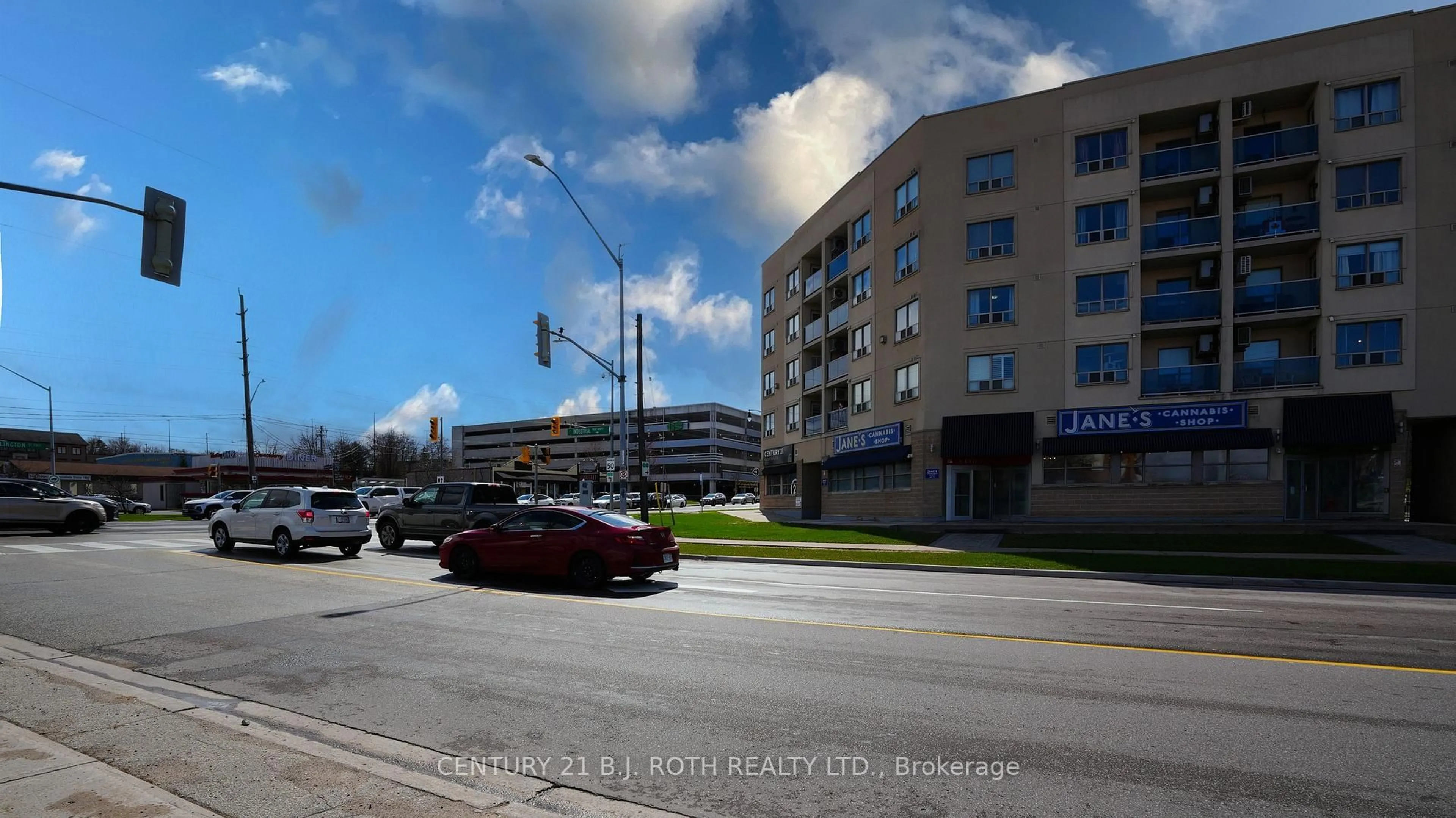 Parking for 160 Wellington St #411, Aurora Ontario L4G 1J3