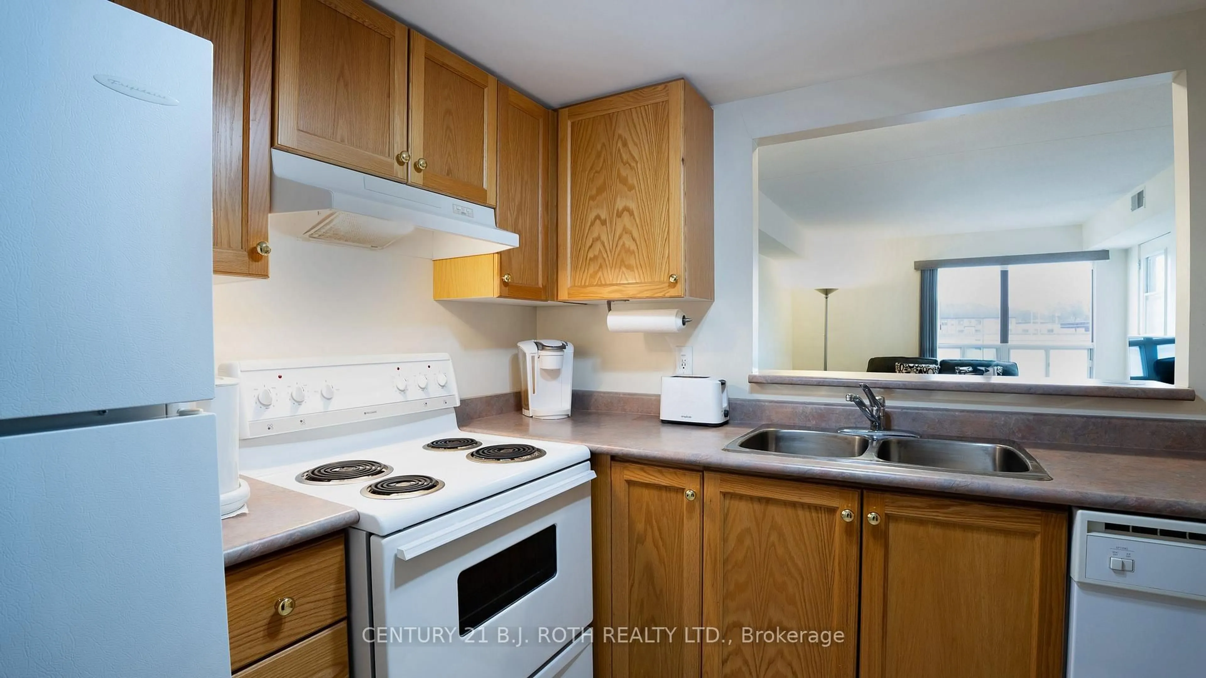 Standard kitchen, unknown for 160 Wellington St #411, Aurora Ontario L4G 1J3