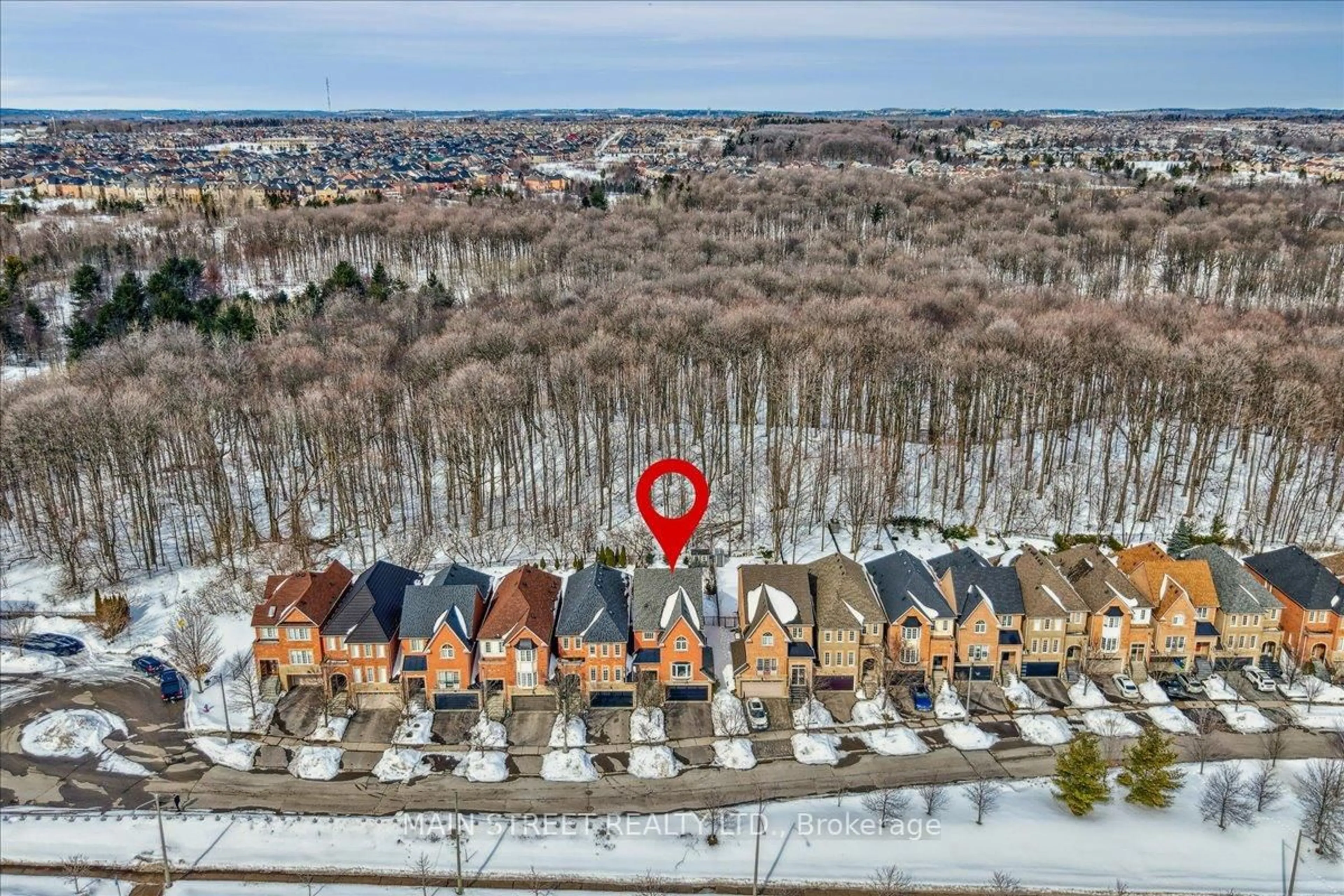 A pic from outside/outdoor area/front of a property/back of a property/a pic from drone, water/lake/river/ocean view for 38 Carriage House Crt, Richmond Hill Ontario L4E 4V3
