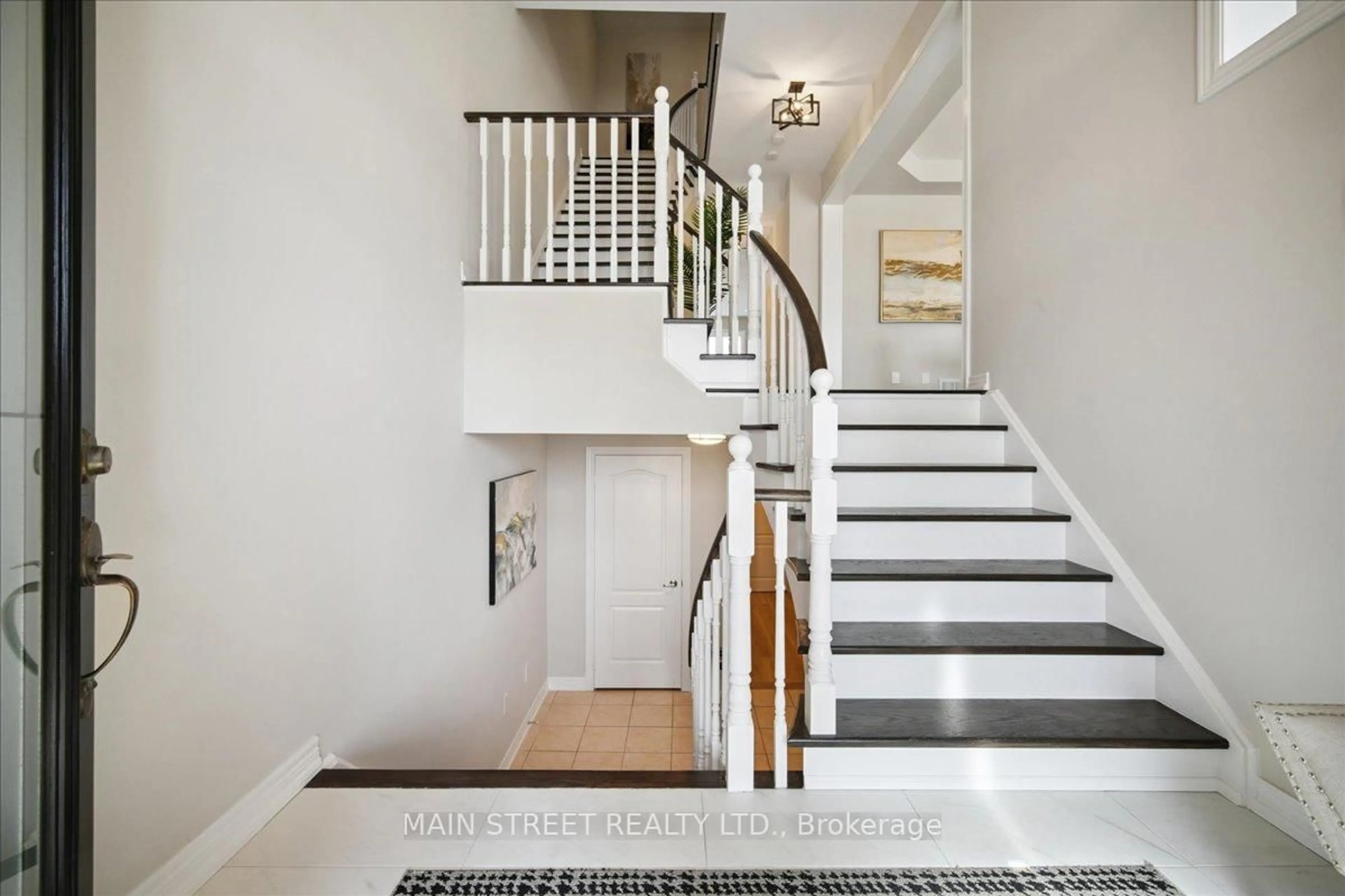 Stairs for 38 Carriage House Crt, Richmond Hill Ontario L4E 4V3