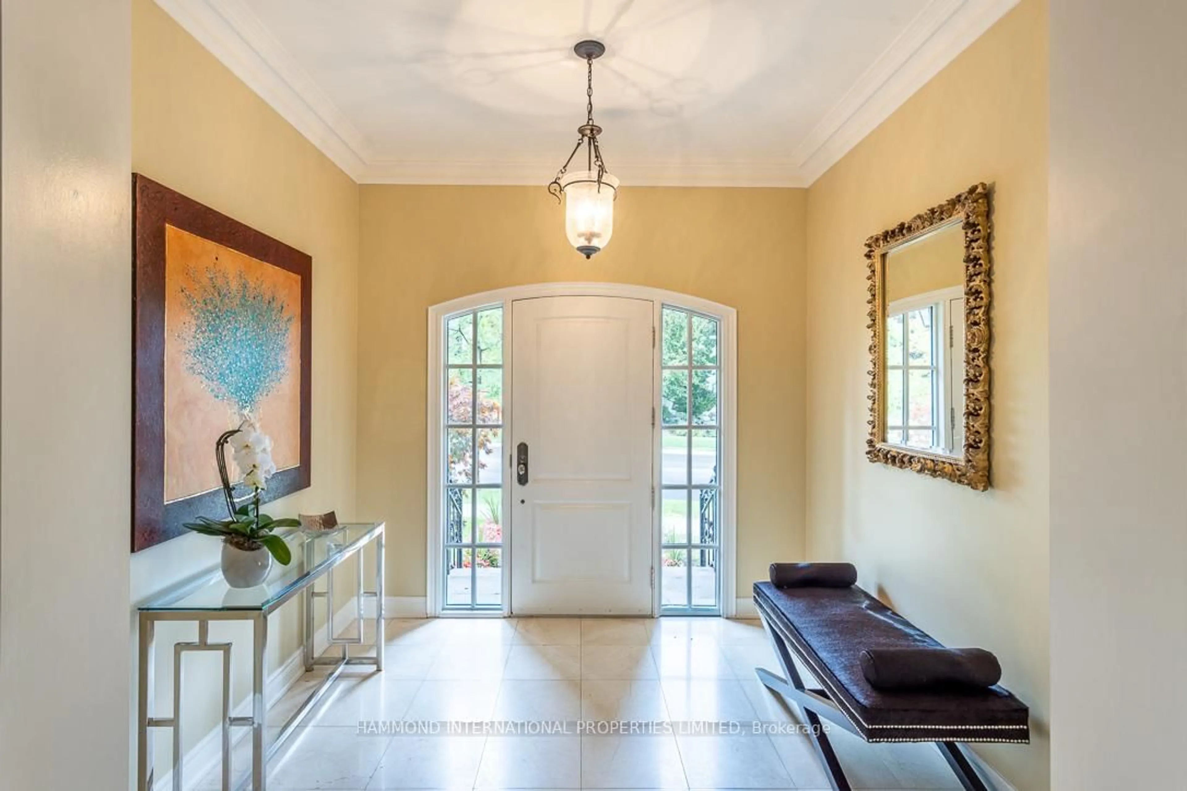 Indoor entryway for 1 Sanibel Cres, Vaughan Ontario L4J 8G9