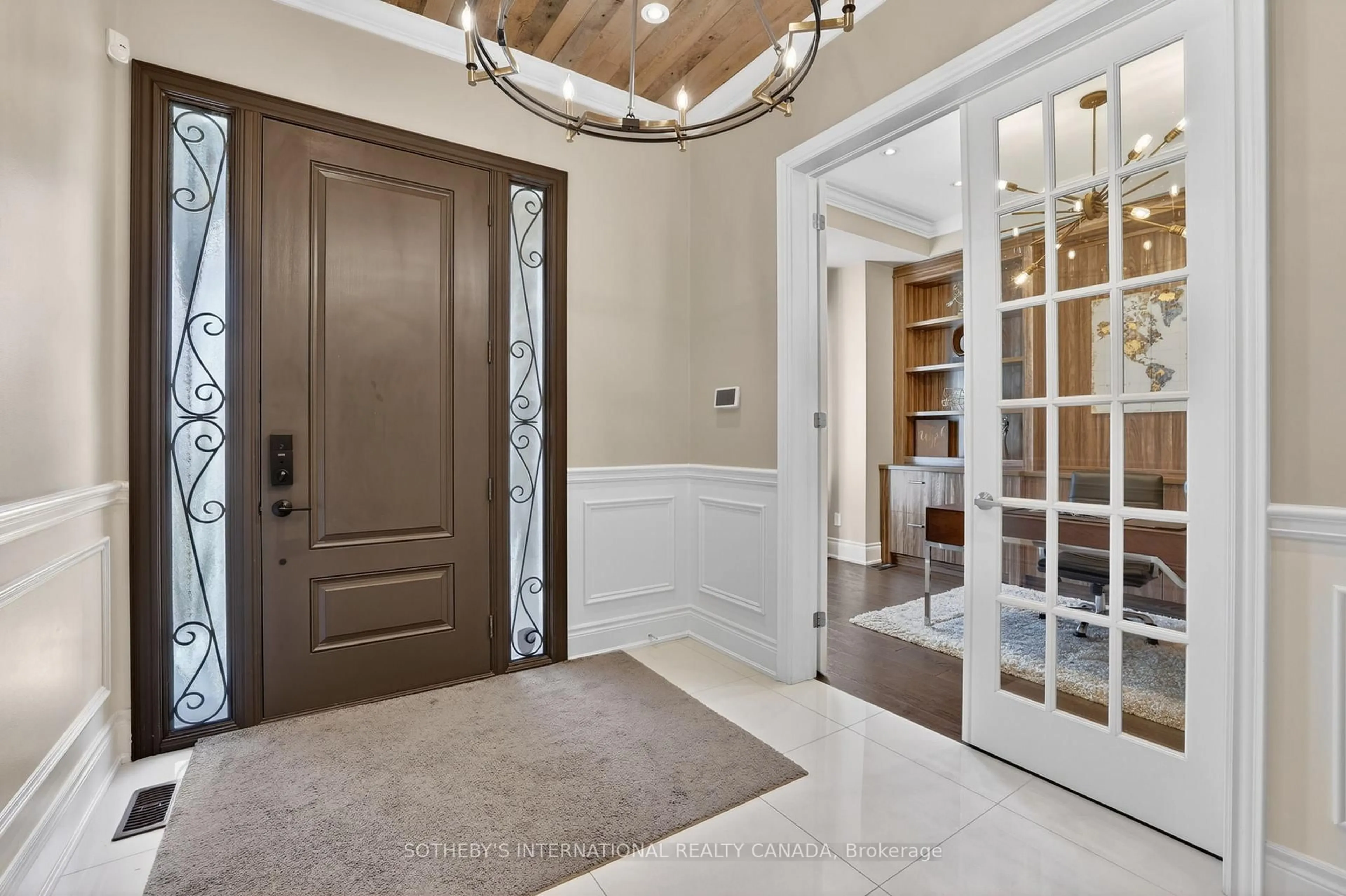 Indoor entryway for 80 Elm Grove Ave, Richmond Hill Ontario L4E 2W7