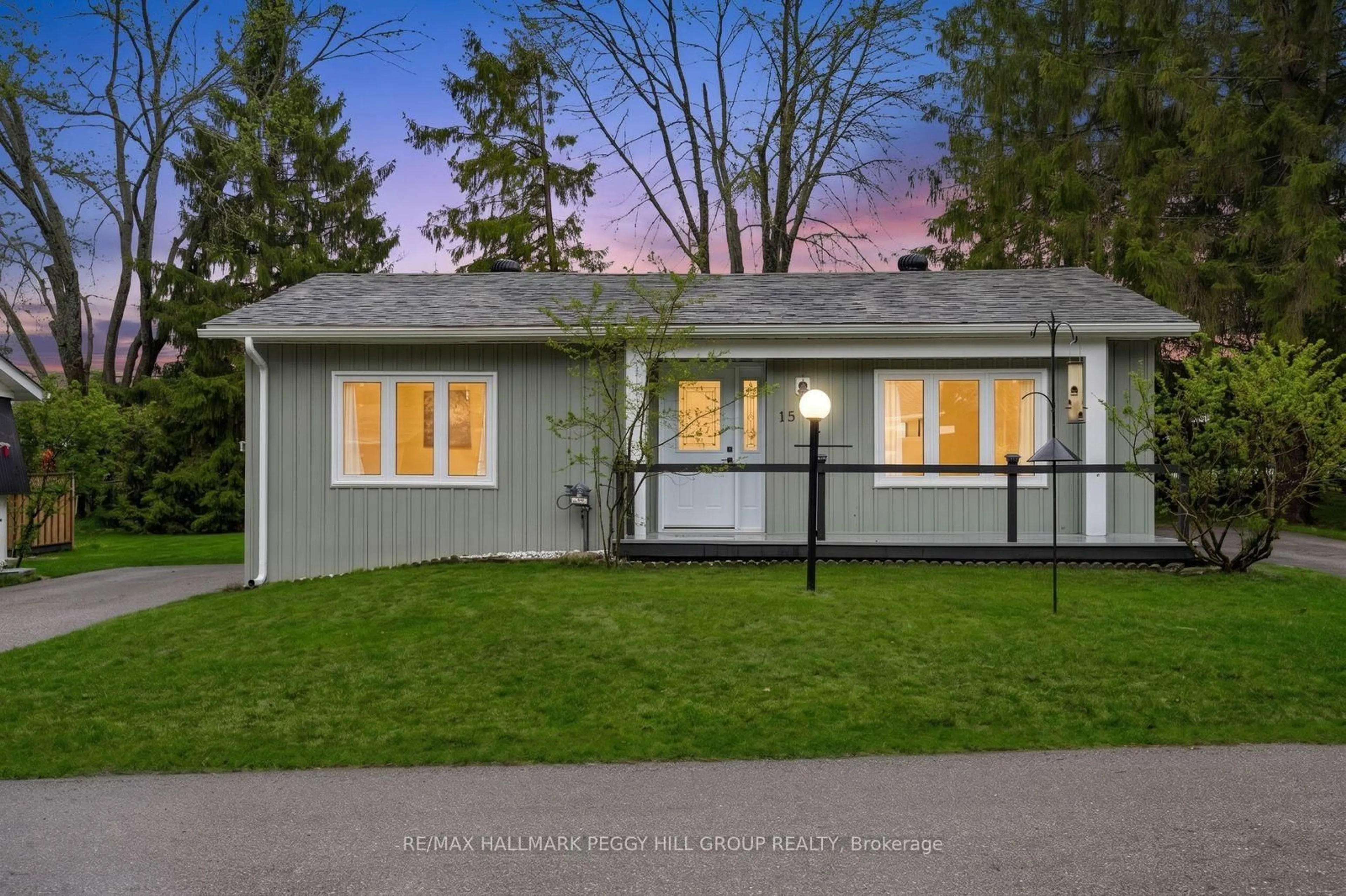 Home with vinyl exterior material, street for 15 Cherrywood Lane, Innisfil Ontario L9S 1M9