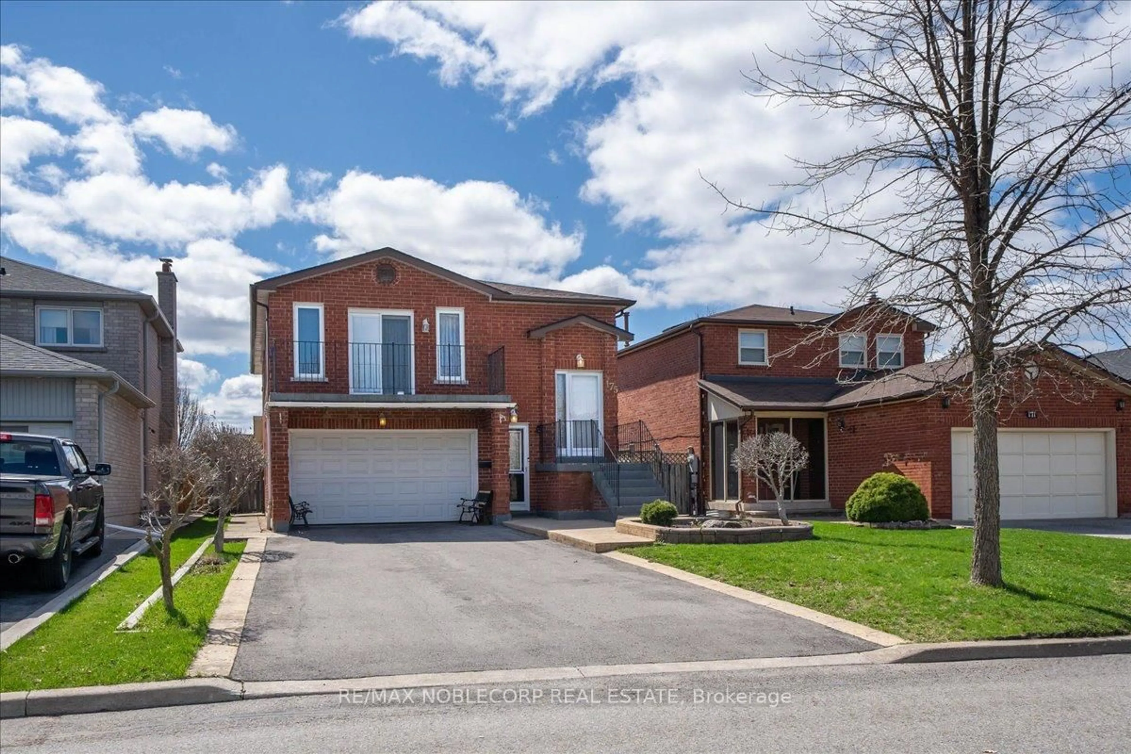 Home with brick exterior material, street for 175 Oliver Lane, Vaughan Ontario L6A 1A9