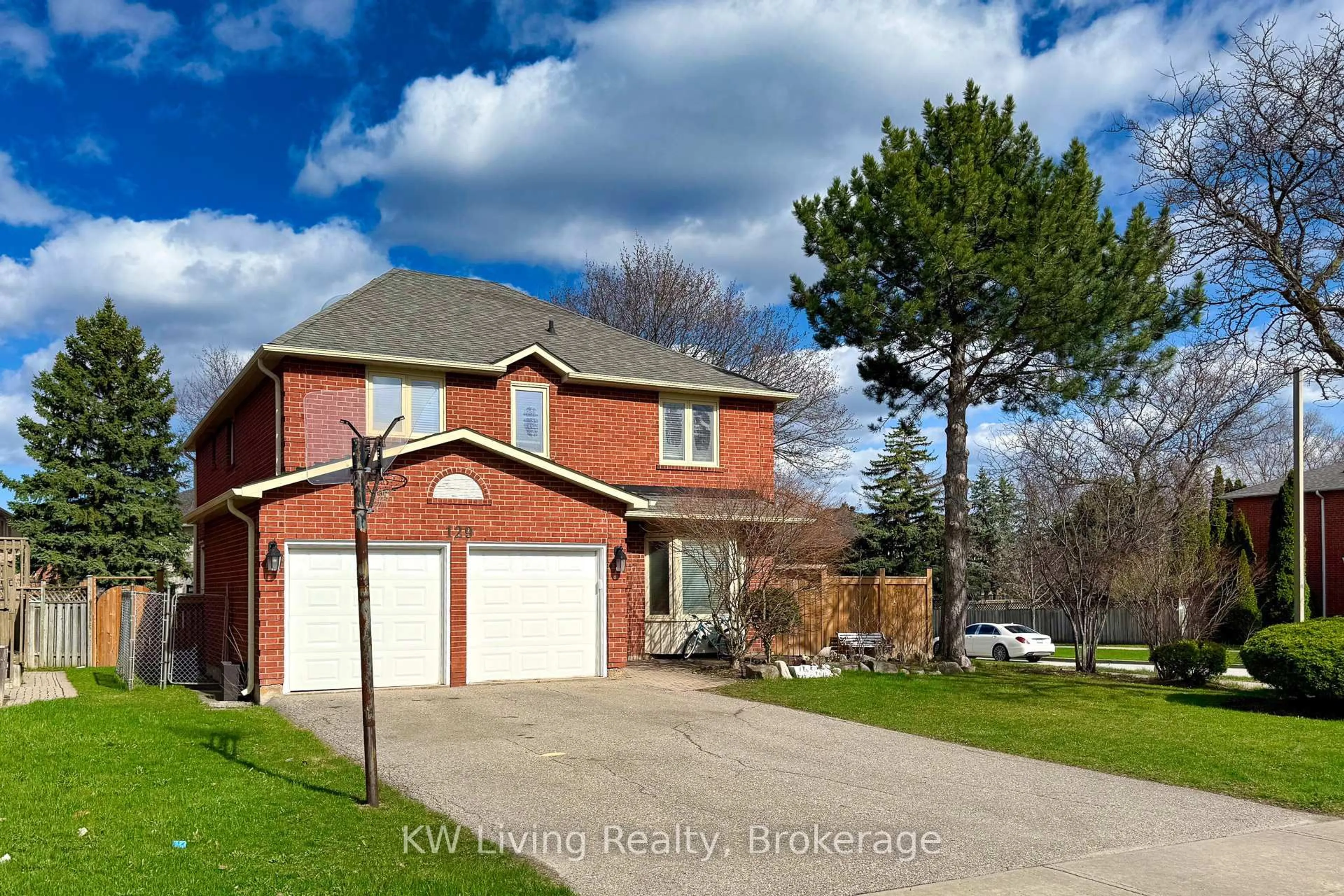 Home with brick exterior material, street for 129 Franklin Ave, Vaughan Ontario L4J 4X6