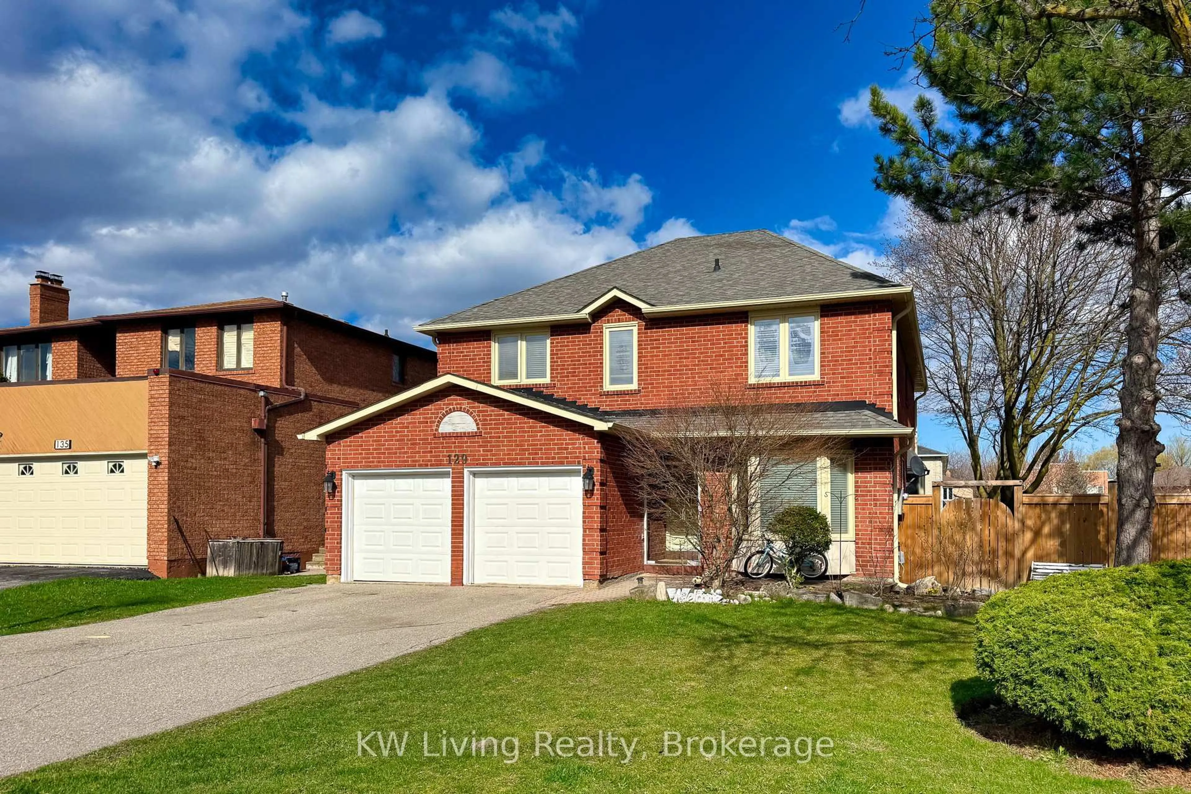 Home with brick exterior material, street for 129 Franklin Ave, Vaughan Ontario L4J 4X6