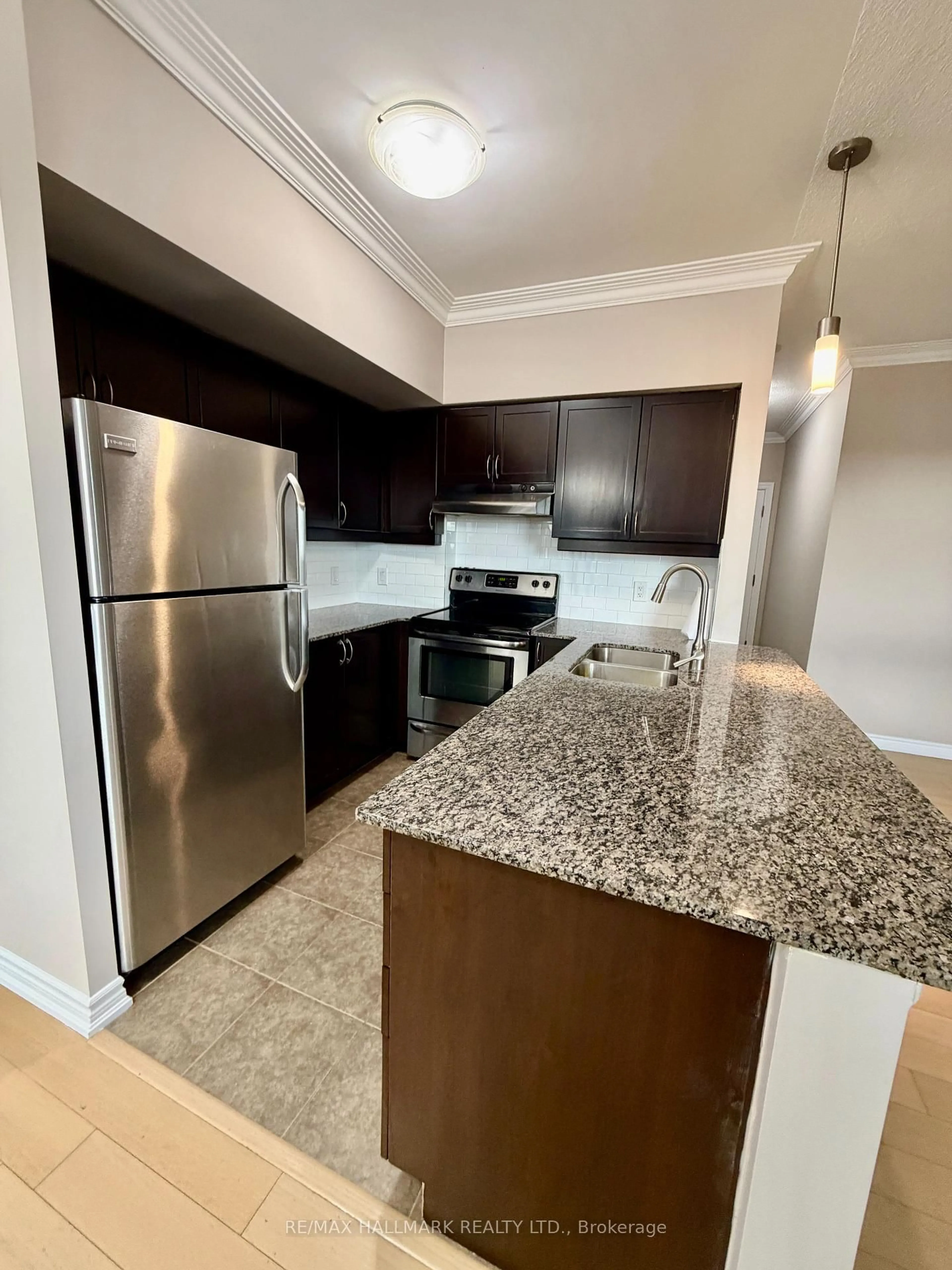 Standard kitchen, unknown for 7730 Kipling Ave #909, Vaughan Ontario L4L 1Y9