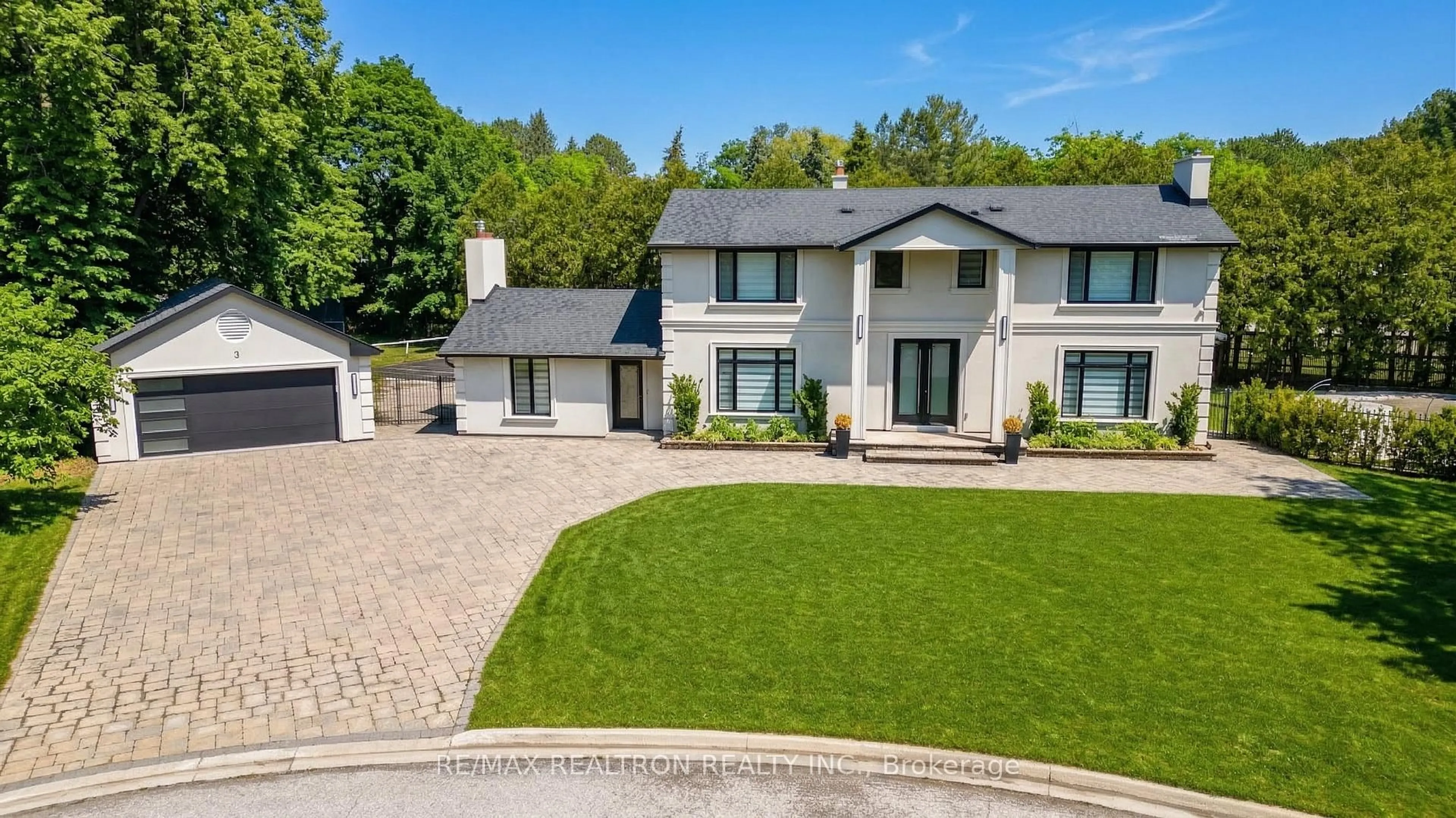 A pic from outside/outdoor area/front of a property/back of a property/a pic from drone, street for 3 Rosea Crt, Markham Ontario L3T 2V3