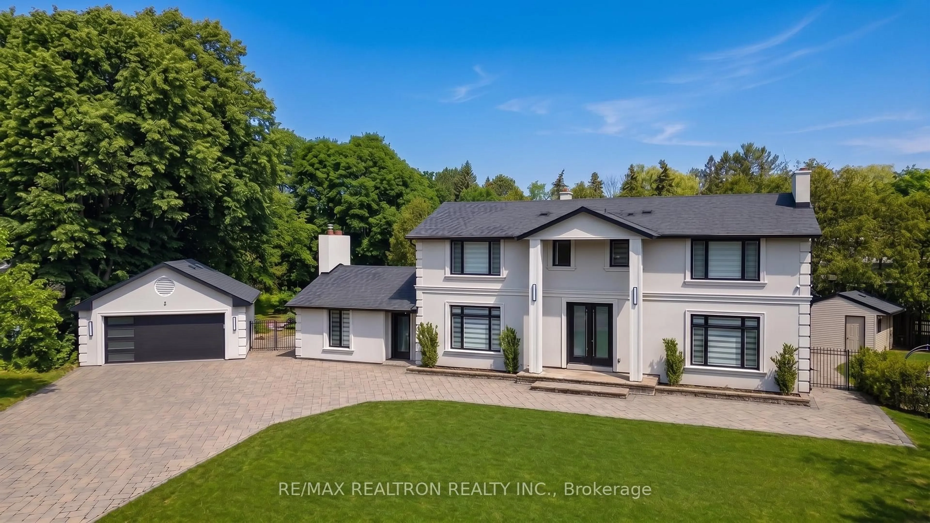 A pic from outside/outdoor area/front of a property/back of a property/a pic from drone, unknown for 3 Rosea Crt, Markham Ontario L3T 2V3