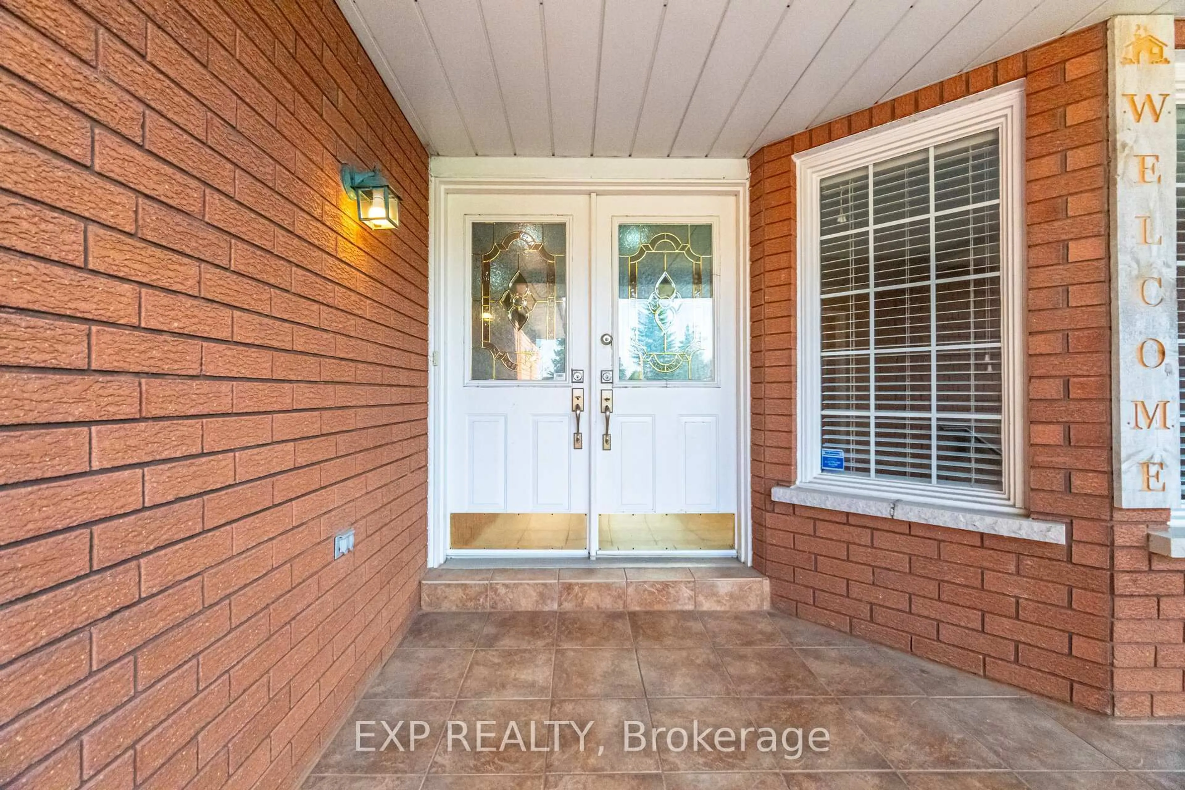 Indoor entryway for 8912 Martin Grove Rd, Vaughan Ontario L4H 1C3