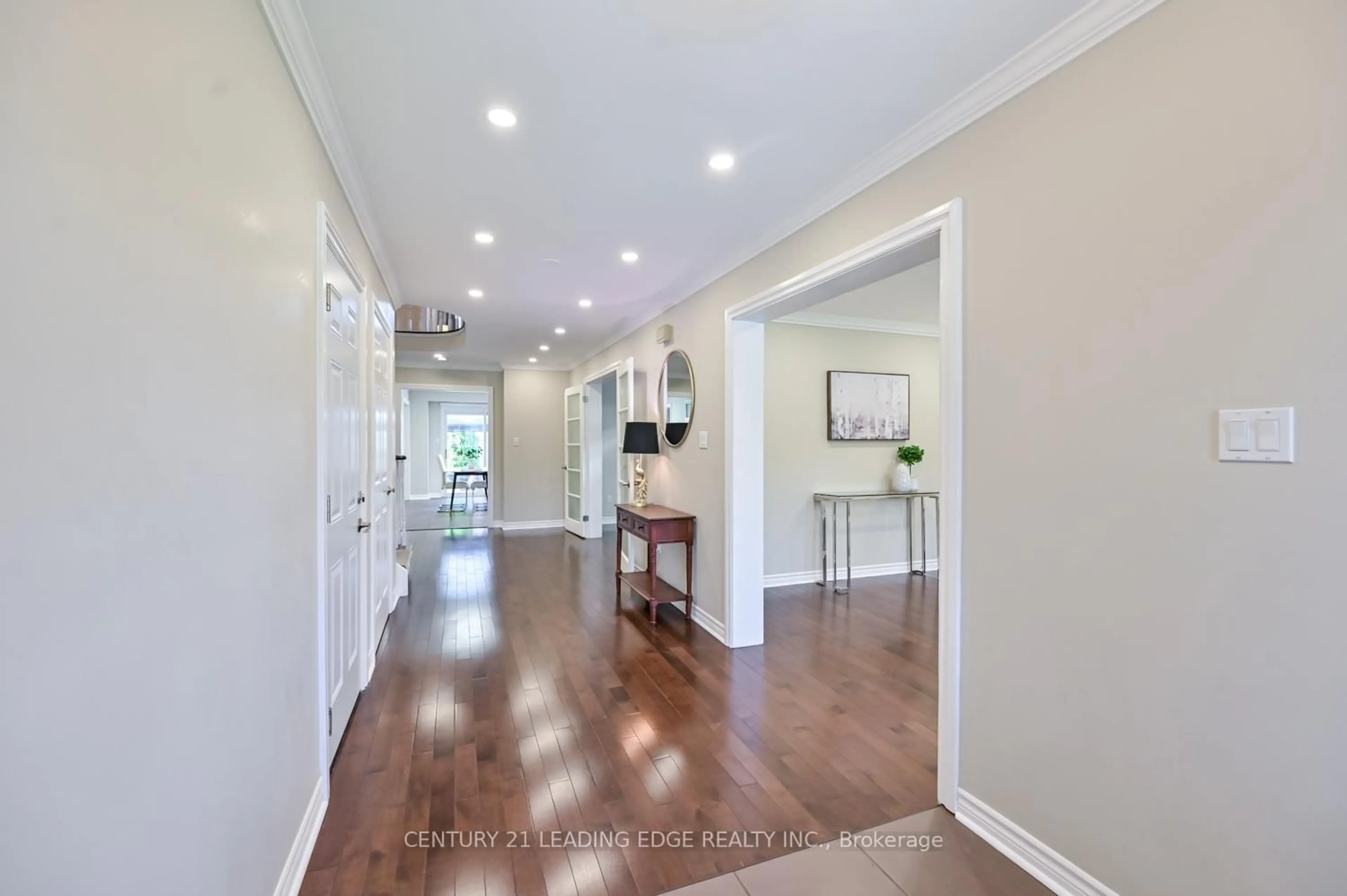 Indoor entryway for 31 Heisey Dr, Markham Ontario L3P 4P6