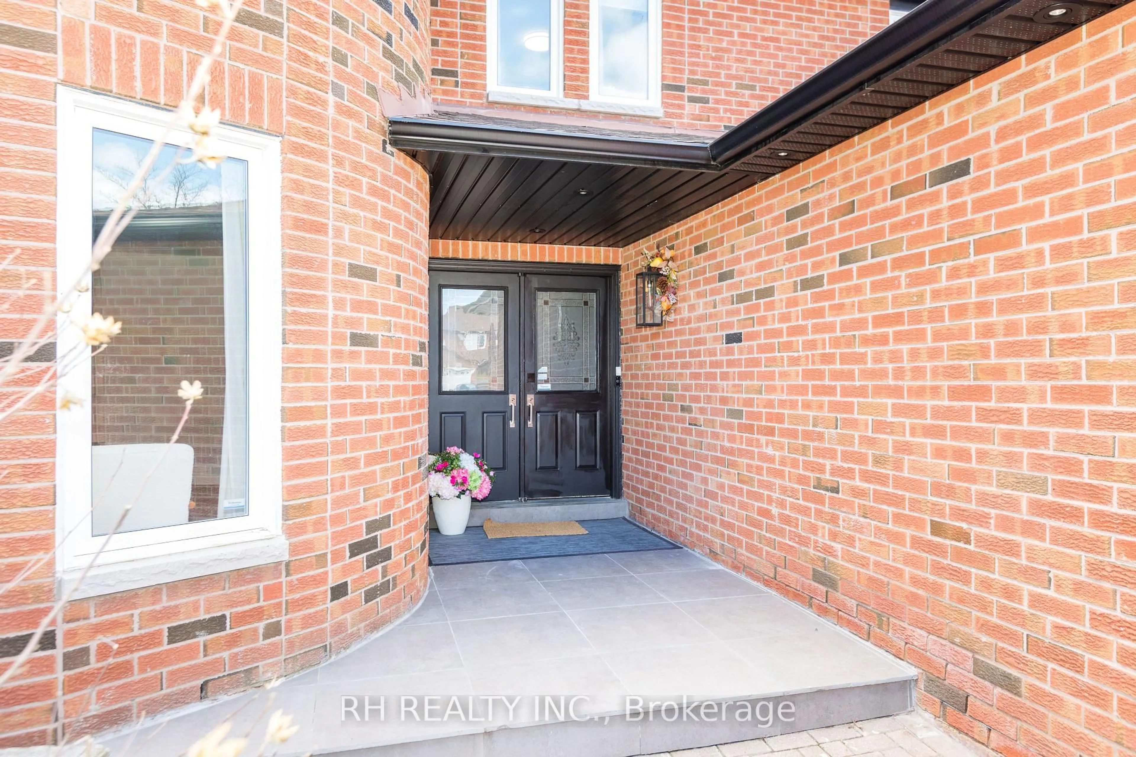 Indoor entryway for 85 Butterfield Cres, Vaughan Ontario L6A 1J4