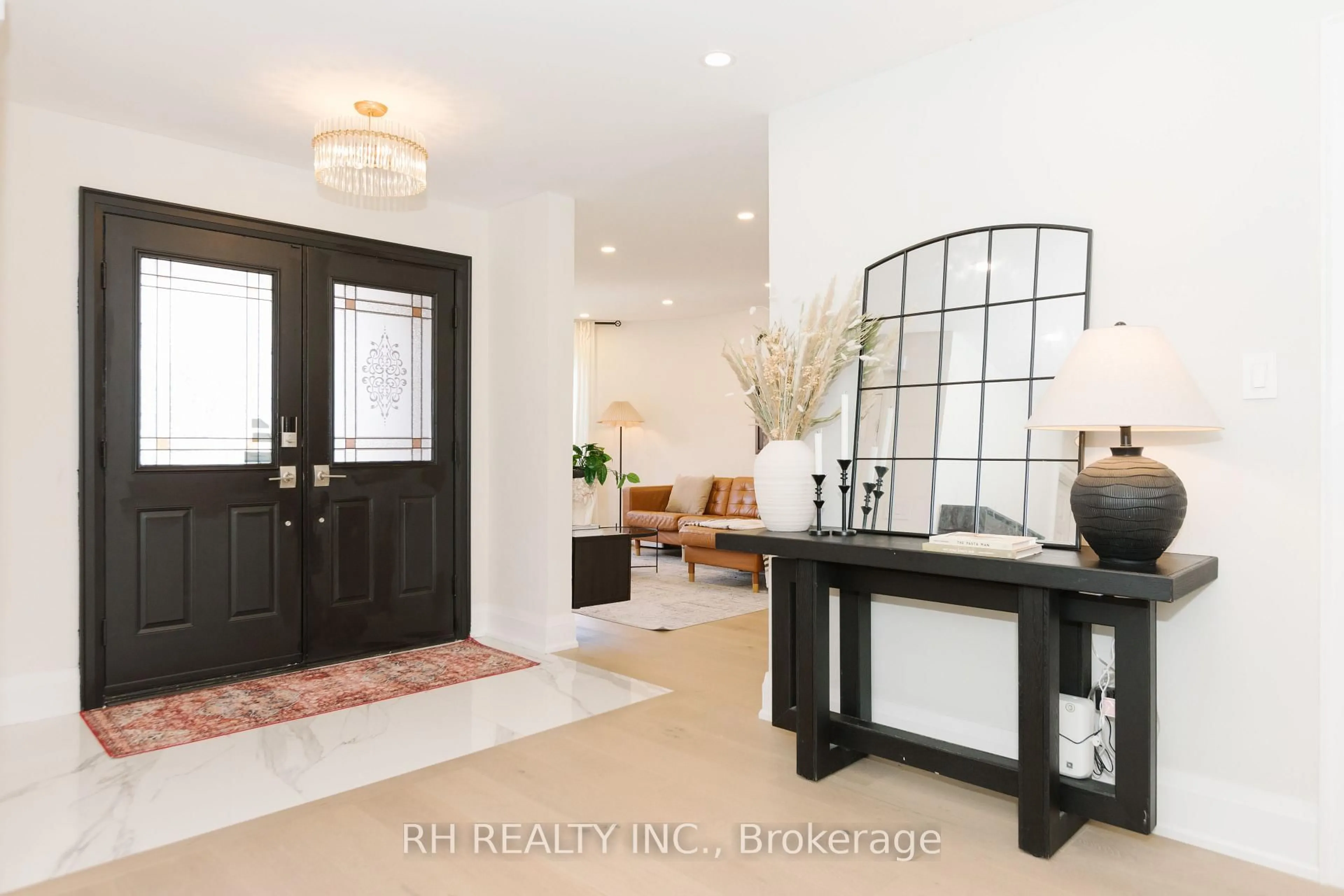 Indoor entryway for 85 Butterfield Cres, Vaughan Ontario L6A 1J4