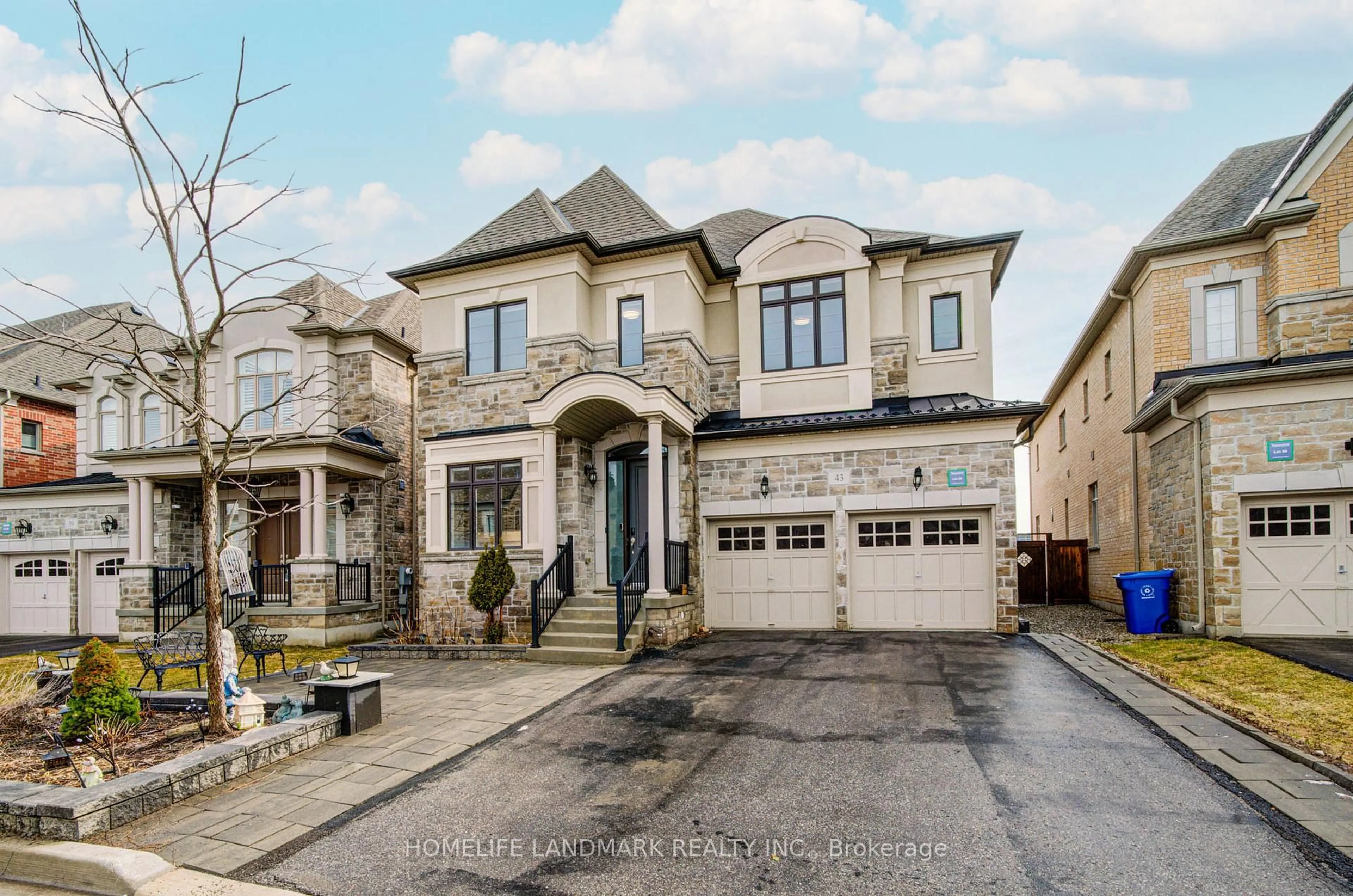 Home with brick exterior material, street for 43 Mike Boshevski Crt, Aurora Ontario L4G 3G7