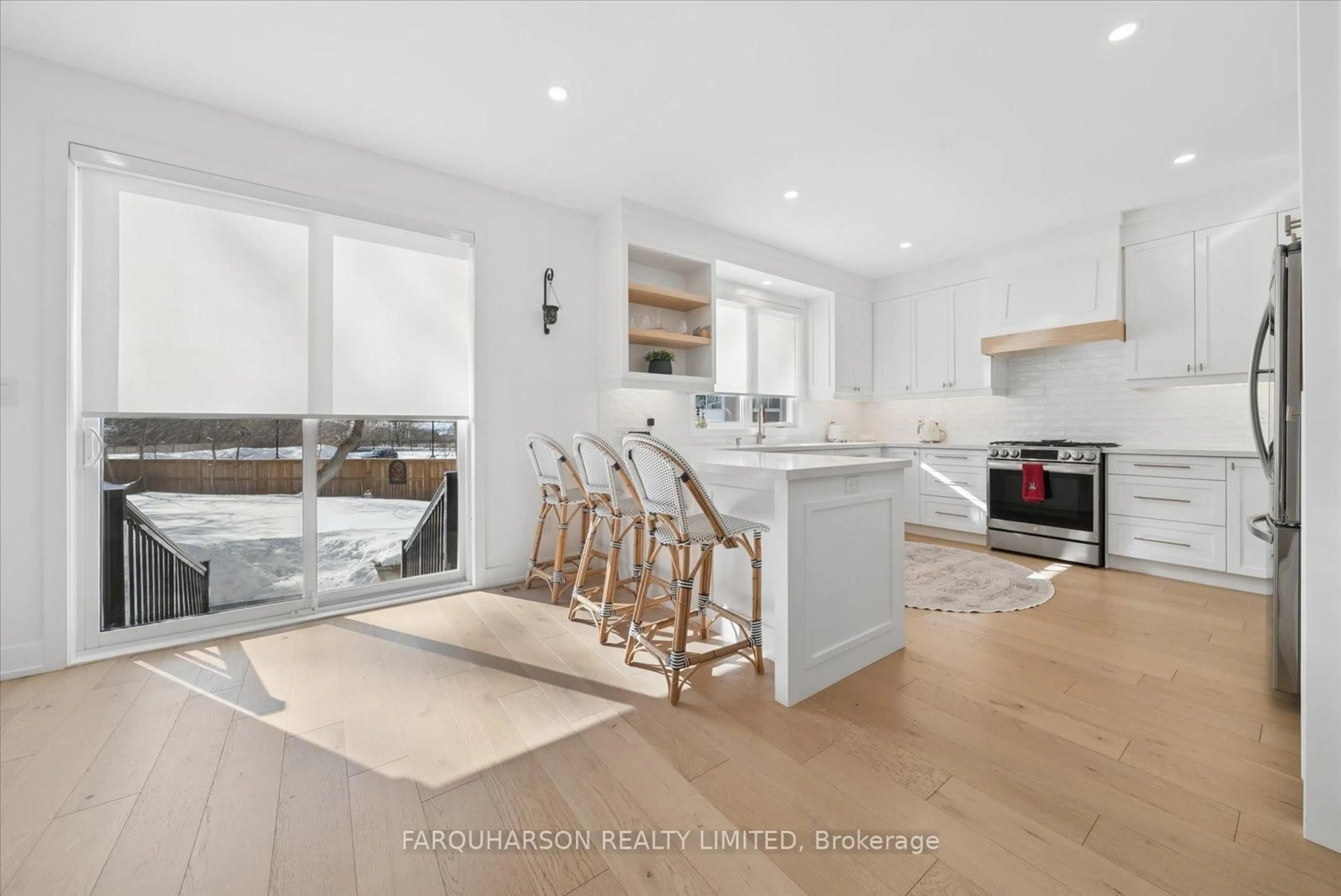 Open concept kitchen, unknown for 18 Victoria Dr, Uxbridge Ontario L9P 1G8