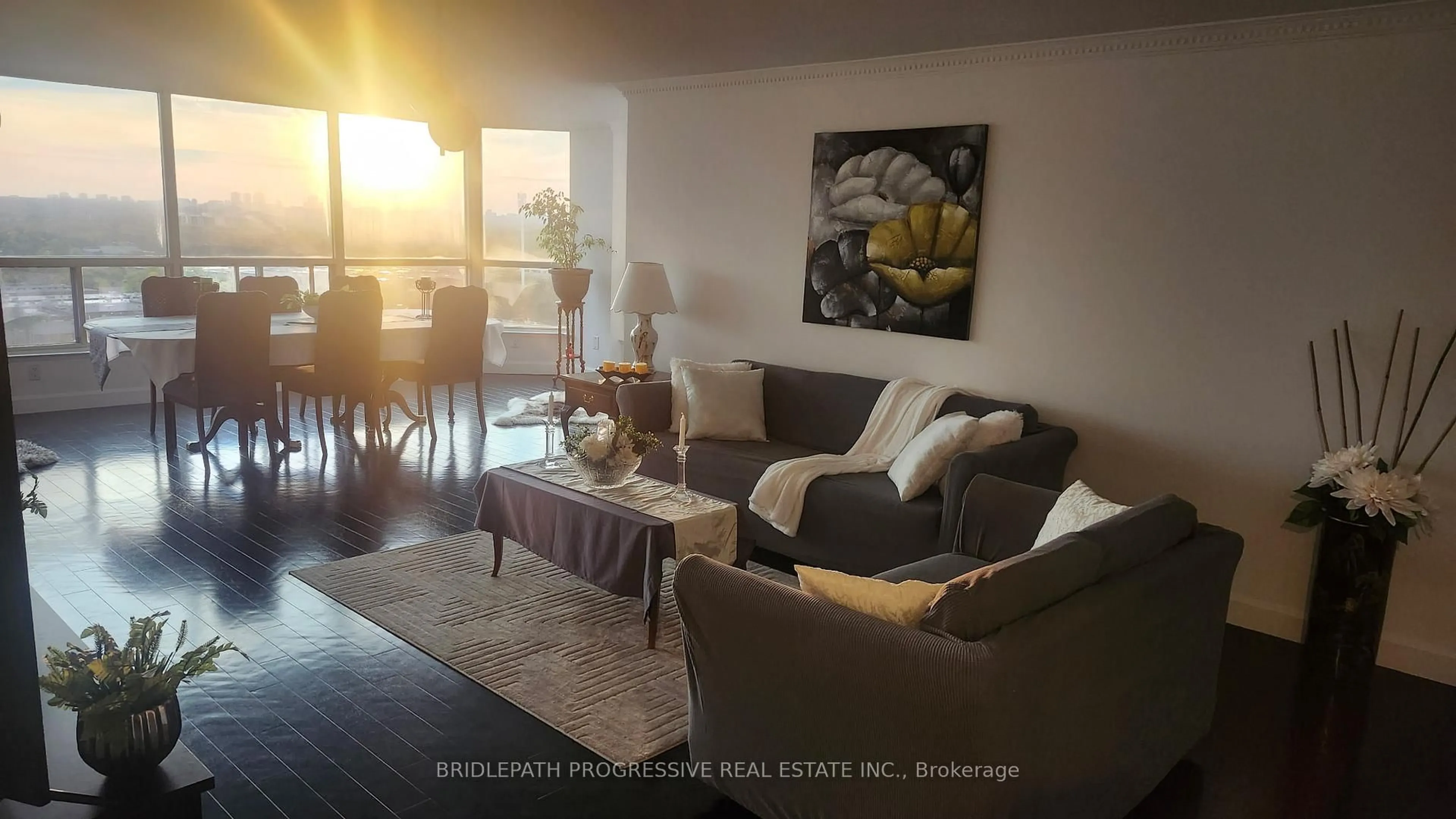 Living room with furniture, wood/laminate floor for 7300 Yonge St #1505, Vaughan Ontario L4J 7Y5