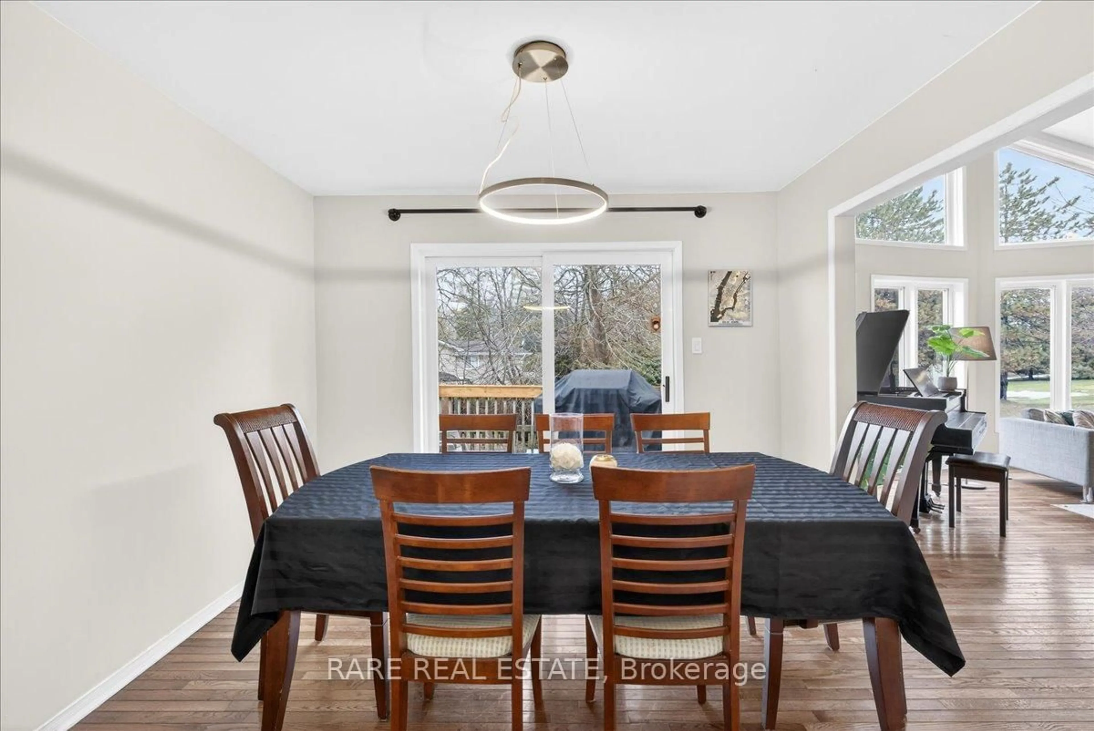 Dining room, wood/laminate floor for 3794 East St, Innisfil Ontario L9S 2L9