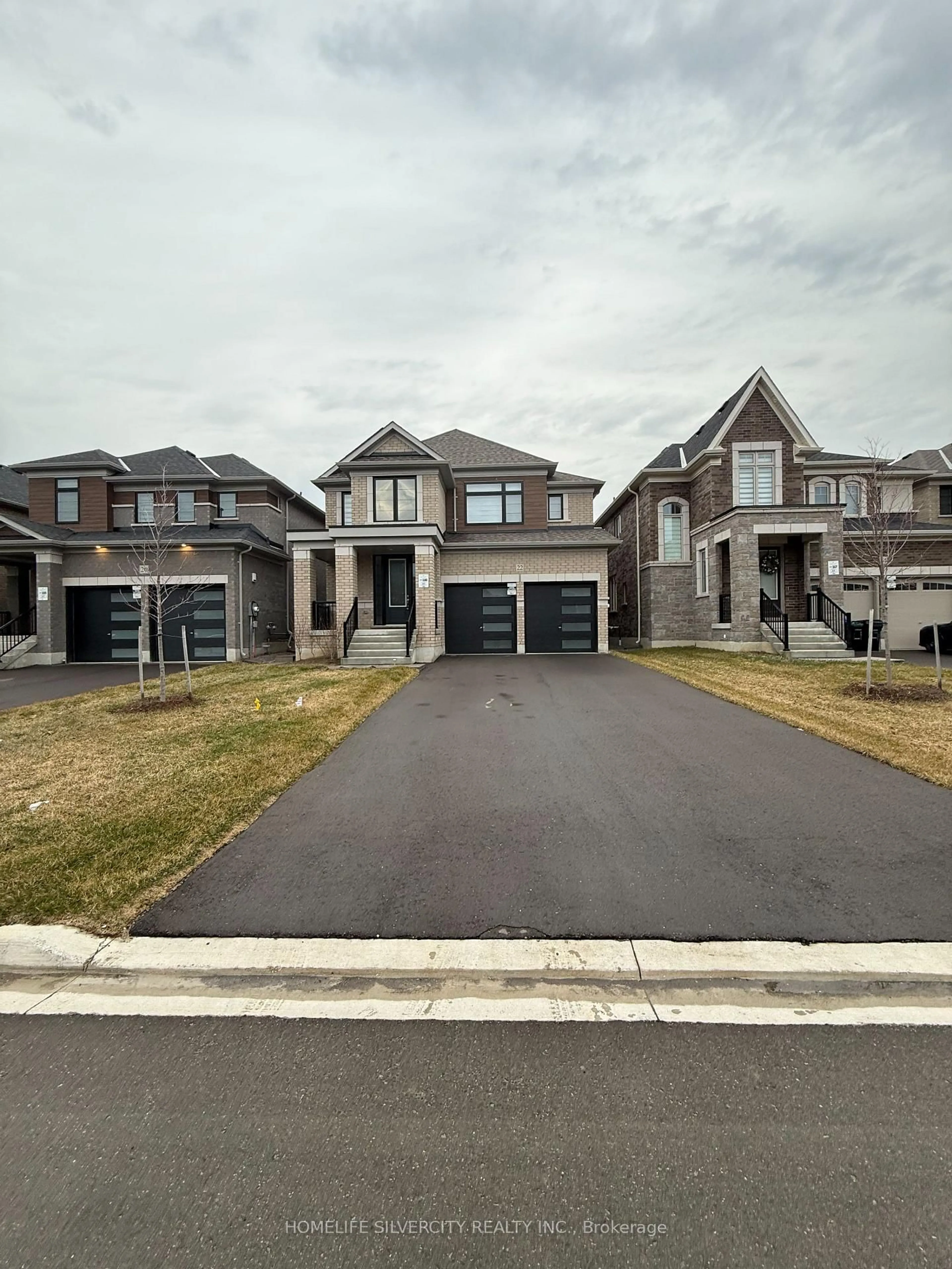 A pic from outside/outdoor area/front of a property/back of a property/a pic from drone, street for 22 Primrose Hts, Adjala-Tosorontio Ontario L0G 1W0