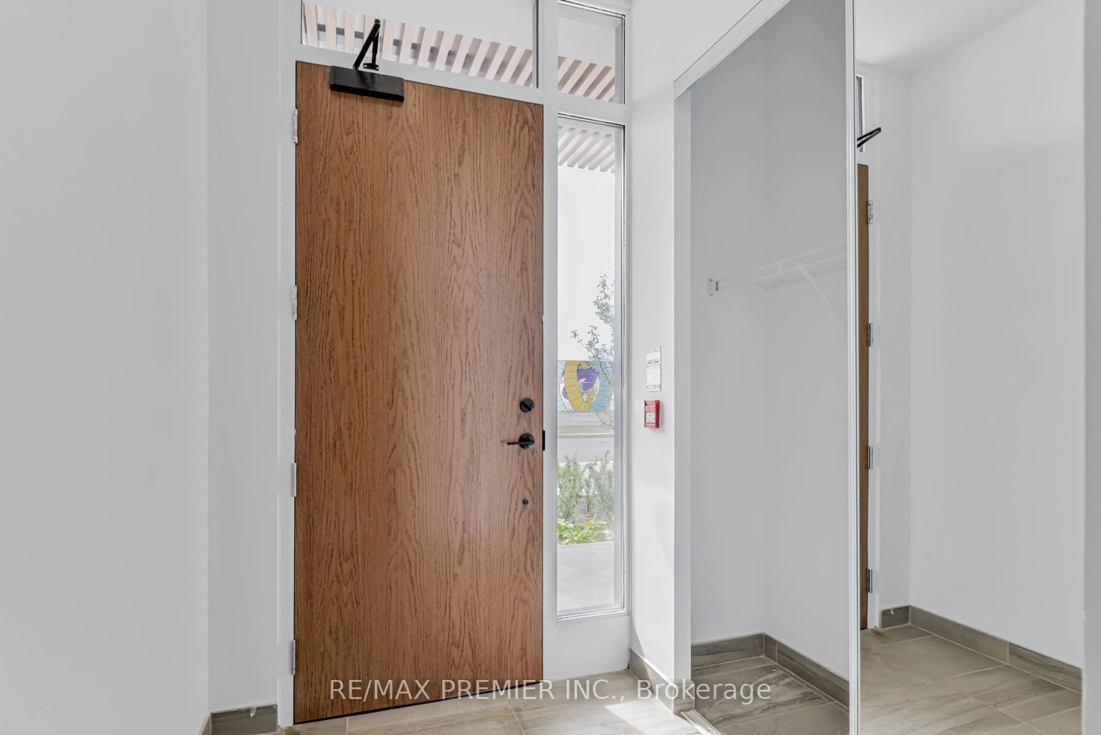 Indoor entryway for 7 Buttermill Ave #TH17, Vaughan Ontario L4K 0M5