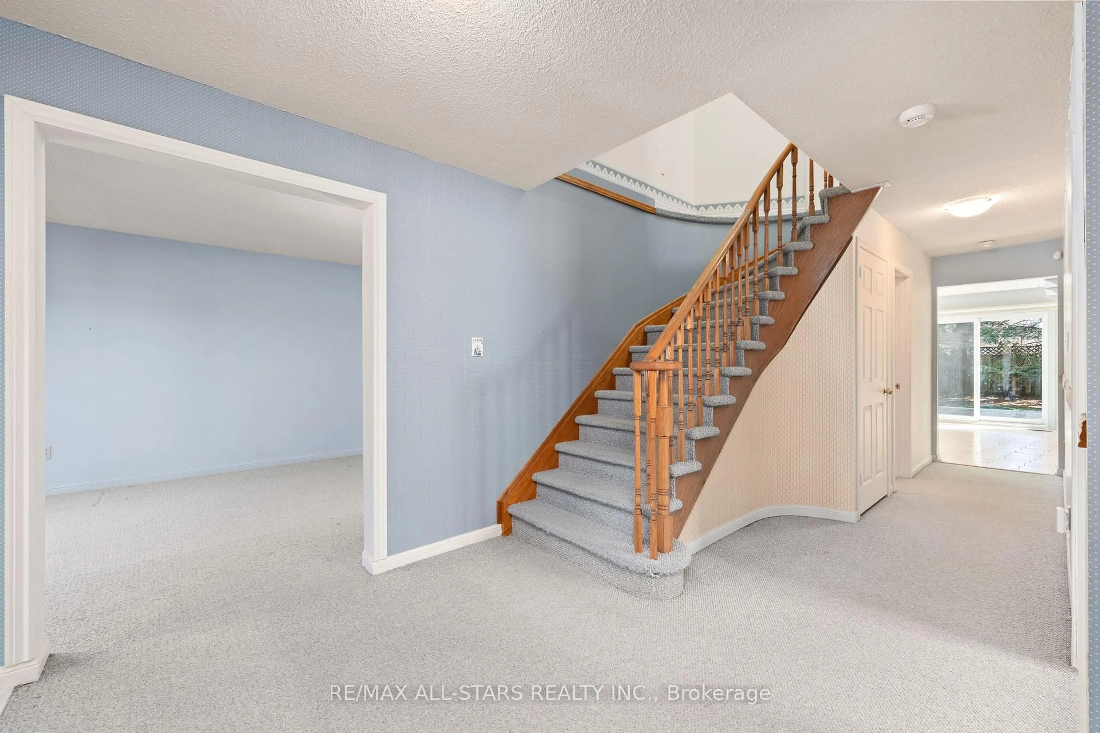 Stairs for 3 Bryant Rd, Markham Ontario L3P 5Y3