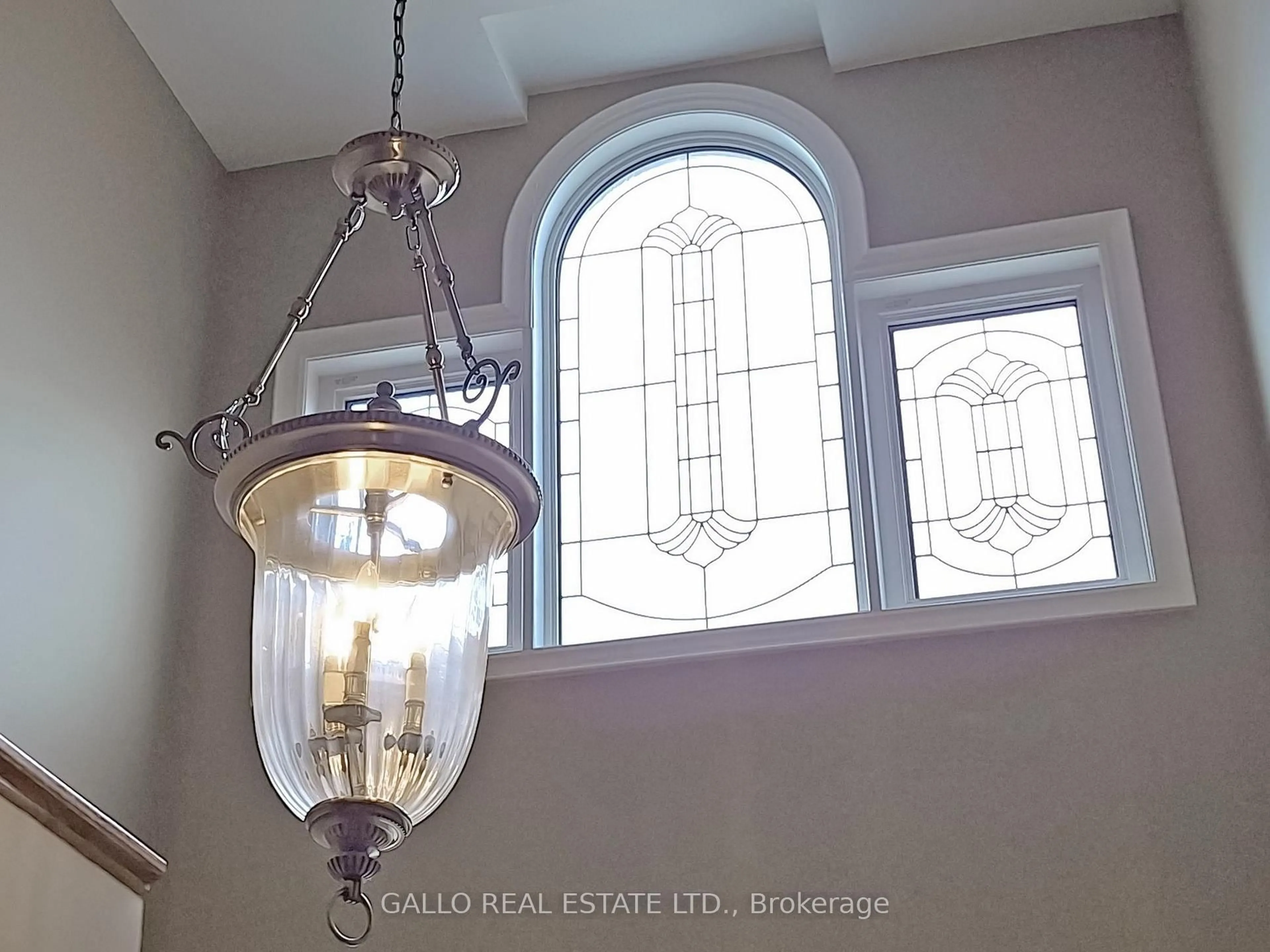 Indoor entryway for 82 Bayberry St, Whitchurch-Stouffville Ontario L4A 0E2