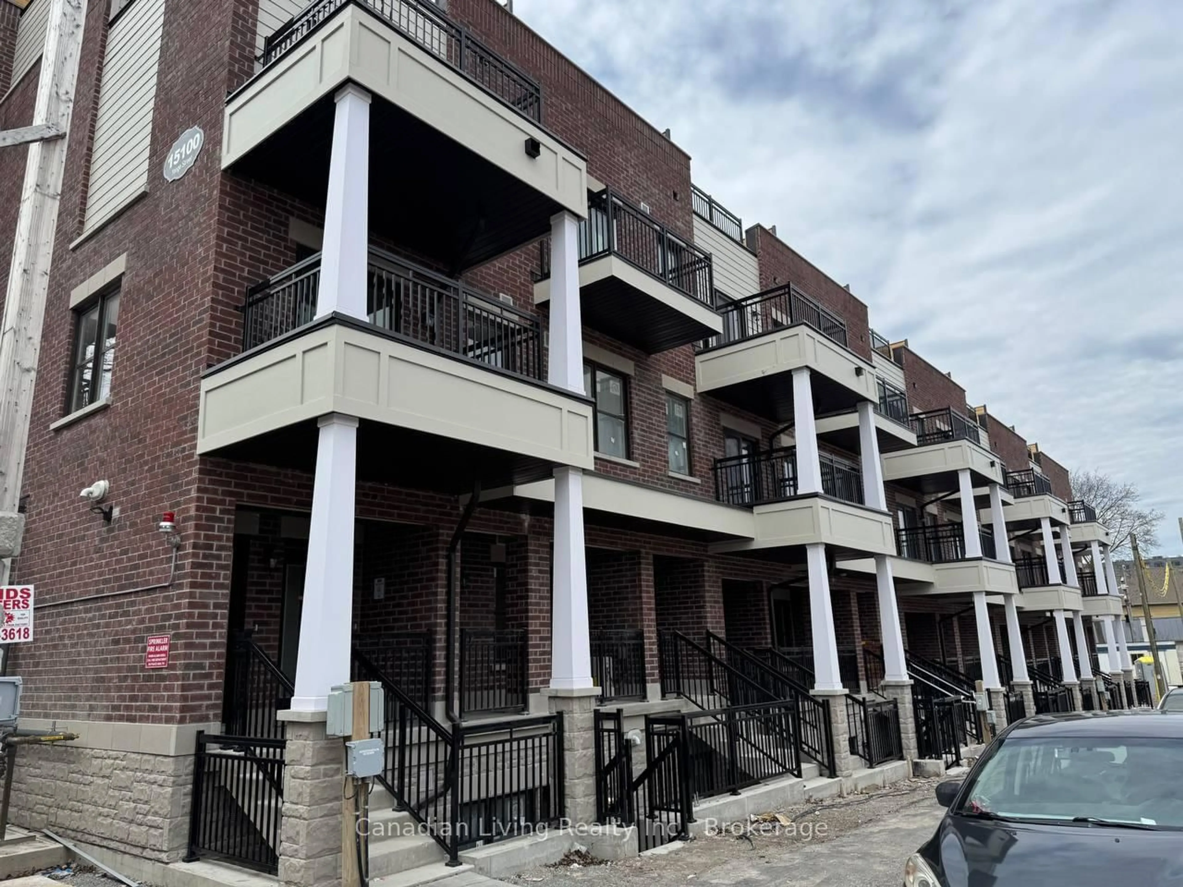 Home with brick exterior material, street for 15100 Yonge St #224, Aurora Ontario L4G 1M2