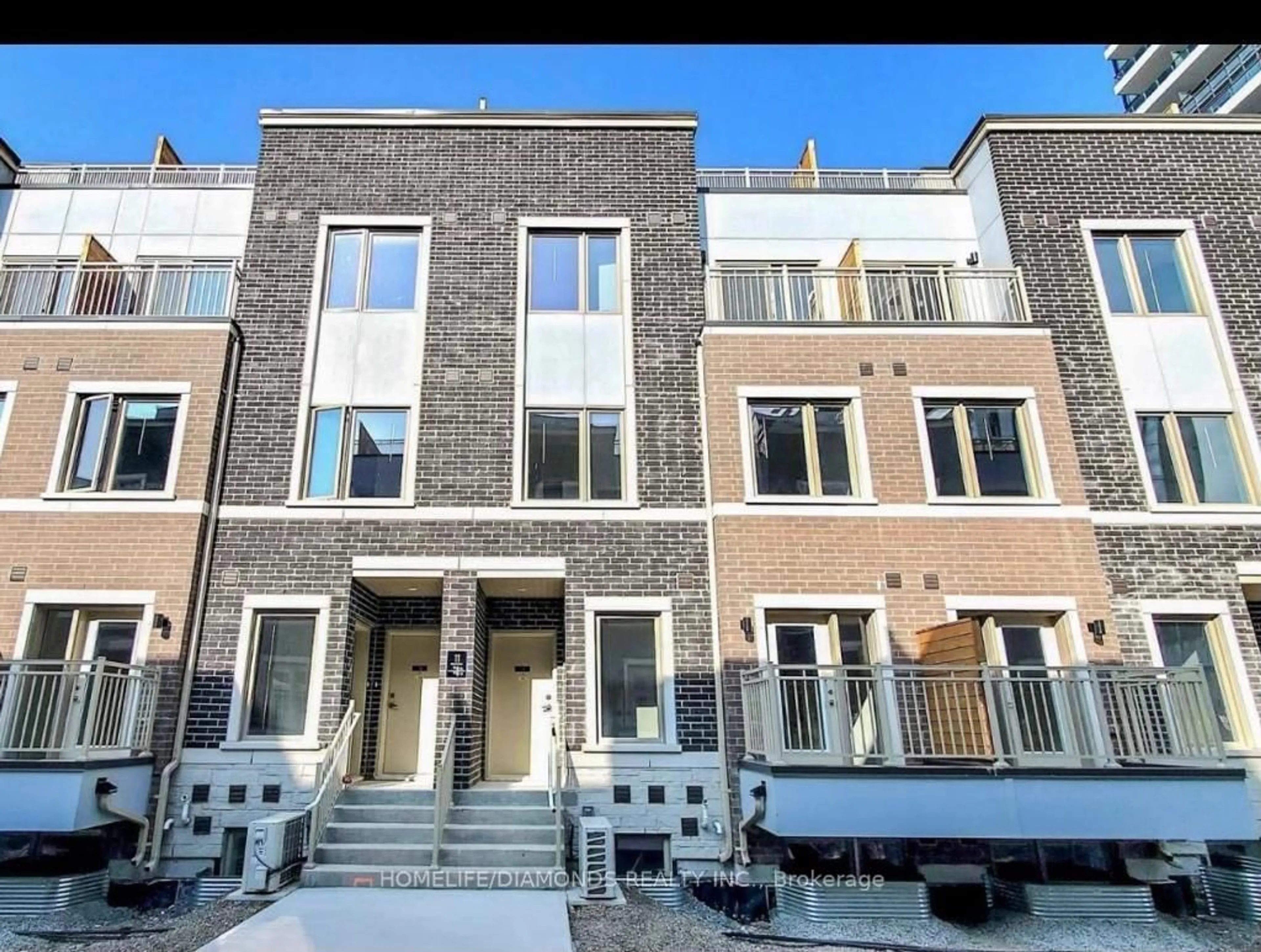 A pic from outside/outdoor area/front of a property/back of a property/a pic from drone, street for 31 HONEYCRISP Cres #68, Vaughan Ontario L4K 0N6