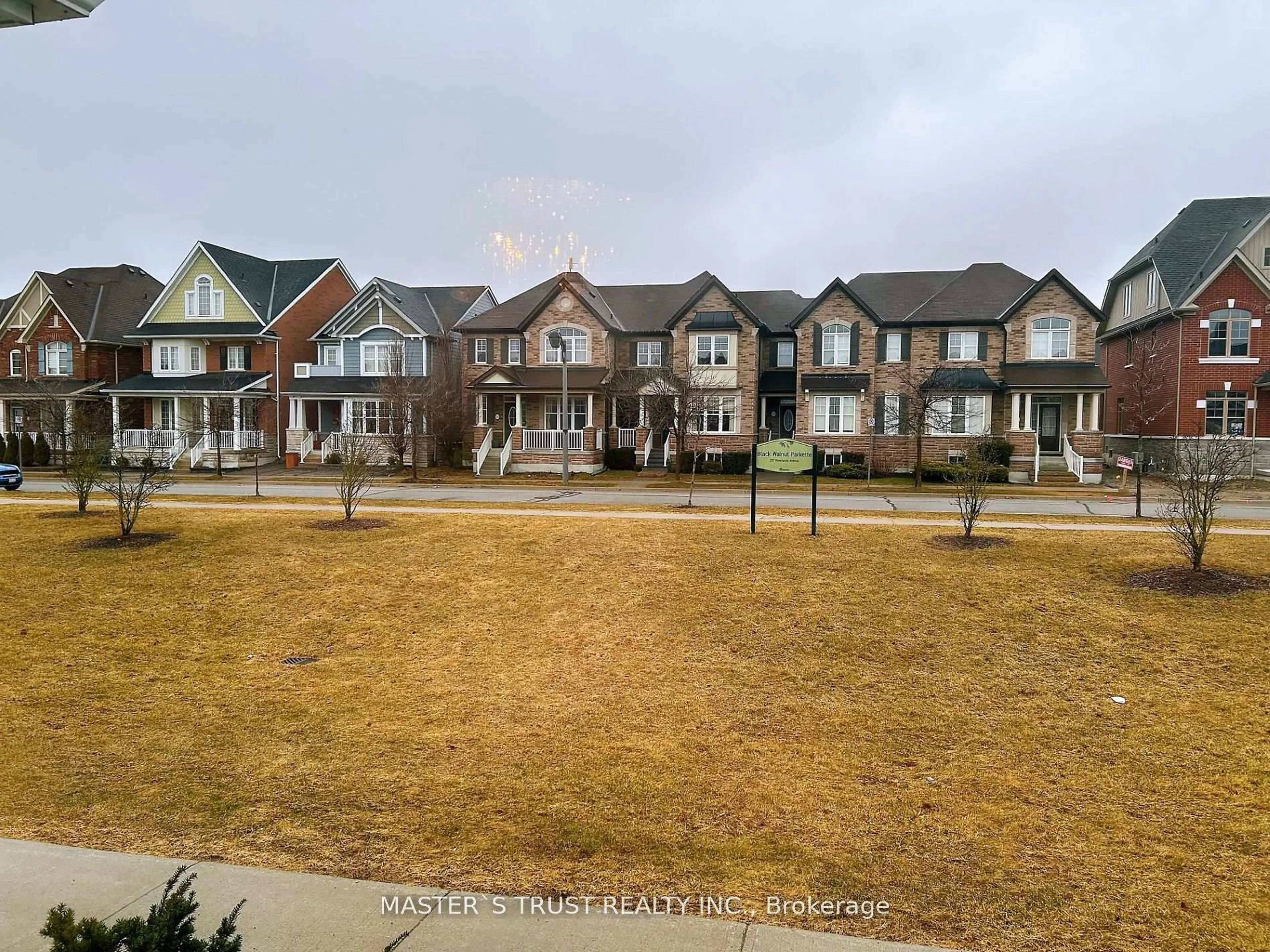 A pic from outside/outdoor area/front of a property/back of a property/a pic from drone, street for 271 Riverlands Ave, Markham Ontario L6B 0V9