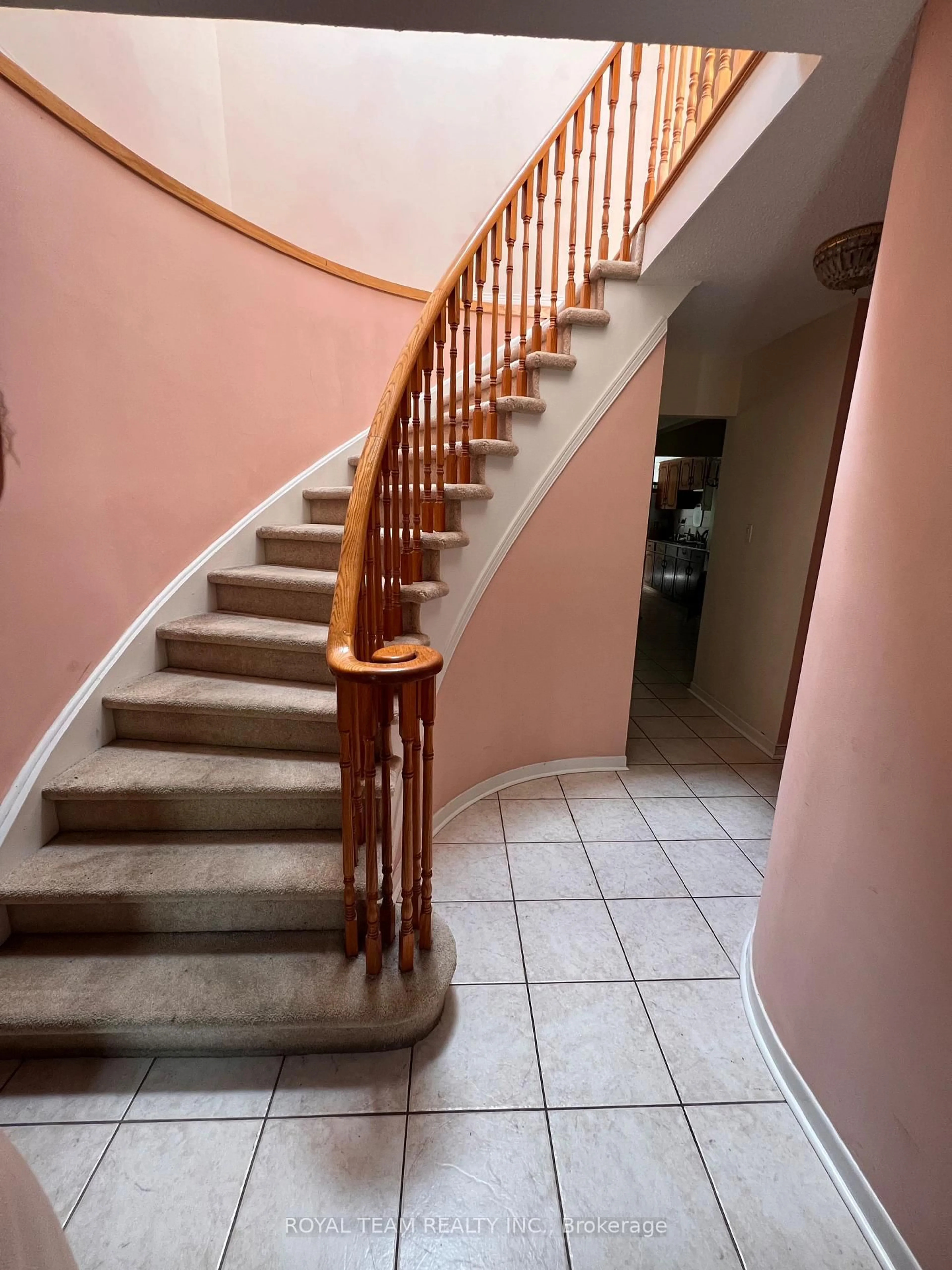 Stairs for 28 Oakmount Cres, Vaughan Ontario L4K 2C3