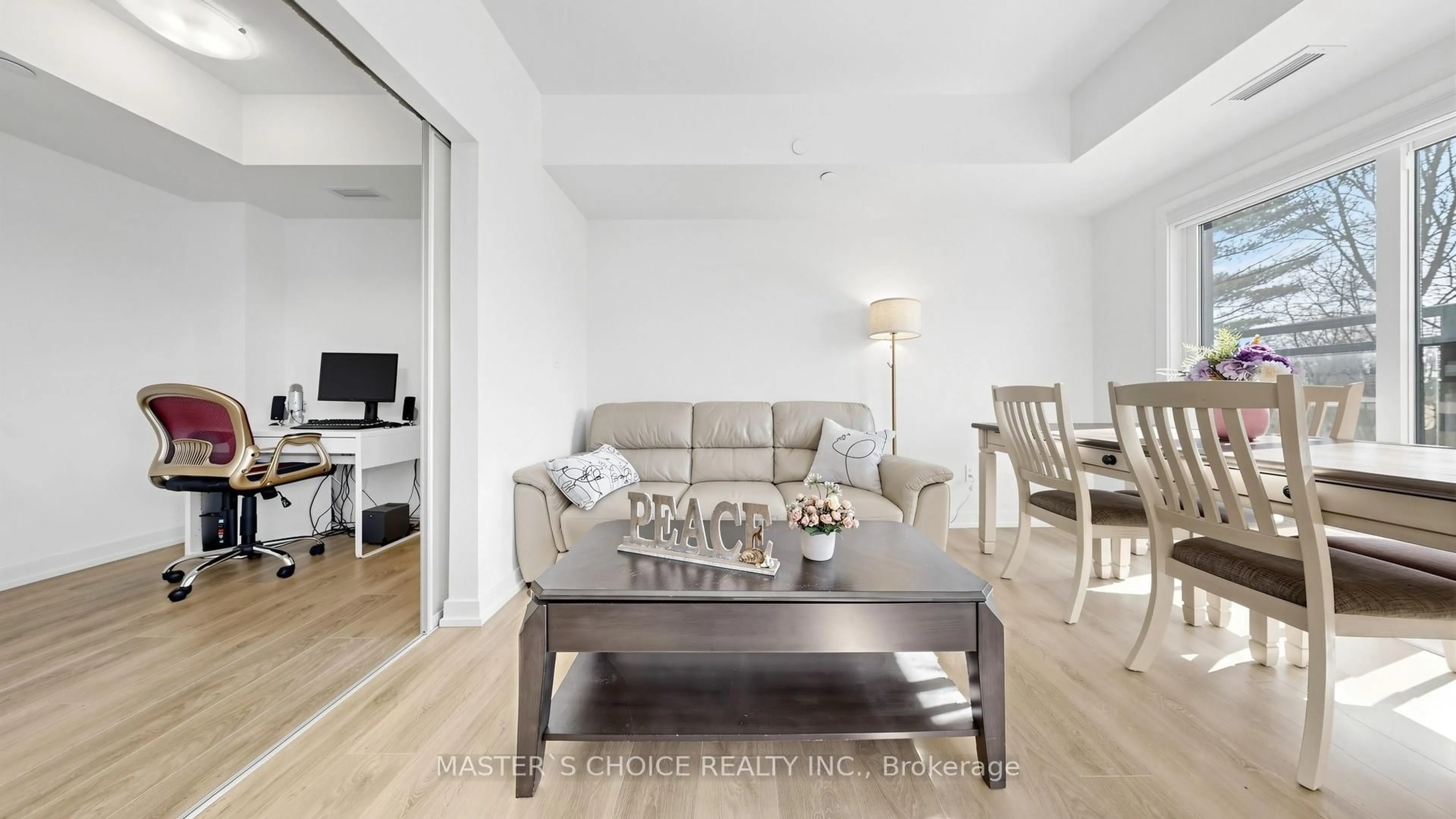 Living room with furniture, wood/laminate floor for 56 Elizabeth St #1404, Richmond Hill Ontario L4C 5W2