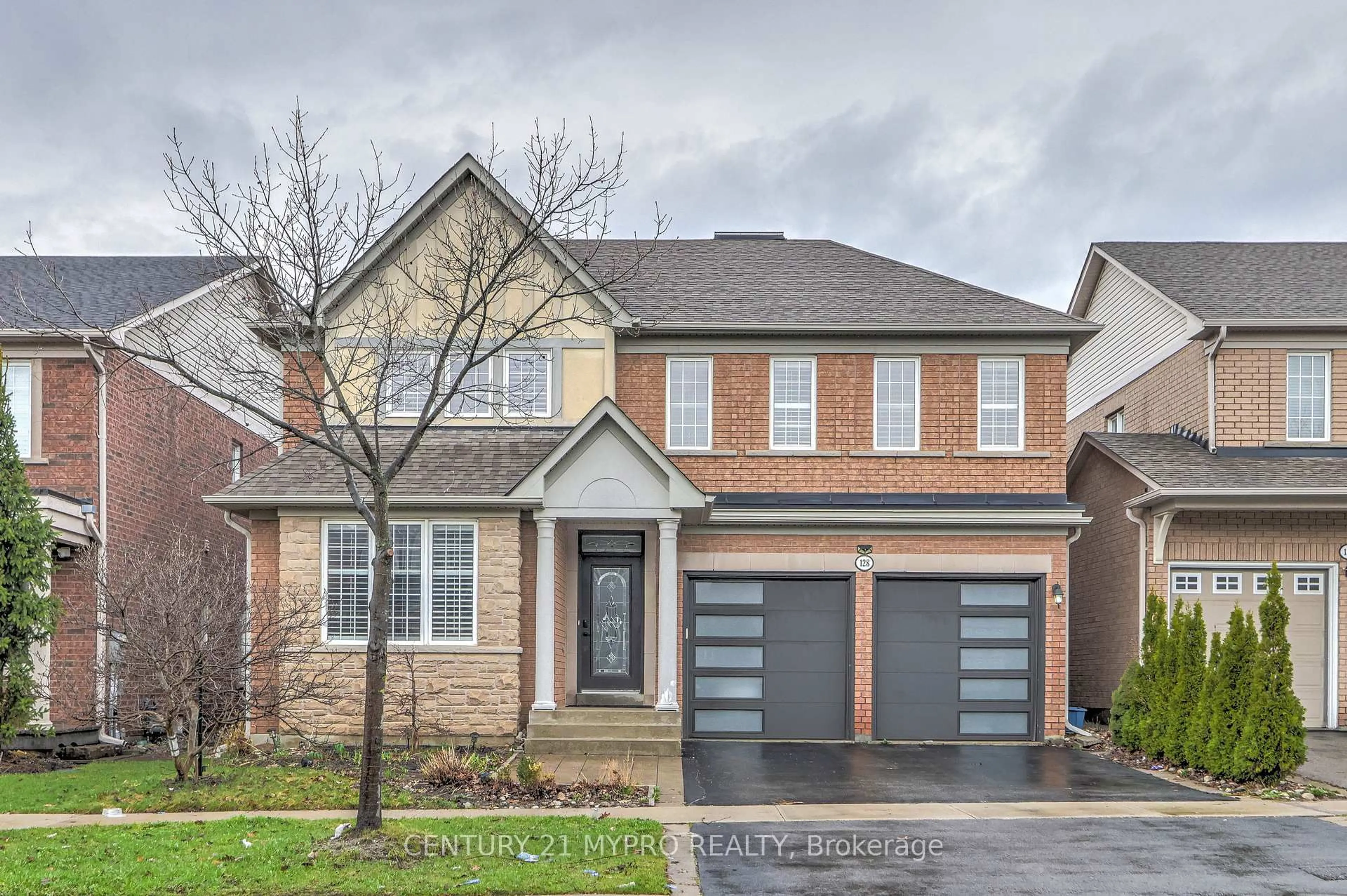 Home with brick exterior material, street for 128 selwyn Rd, Richmond Hill Ontario L4E 5E3