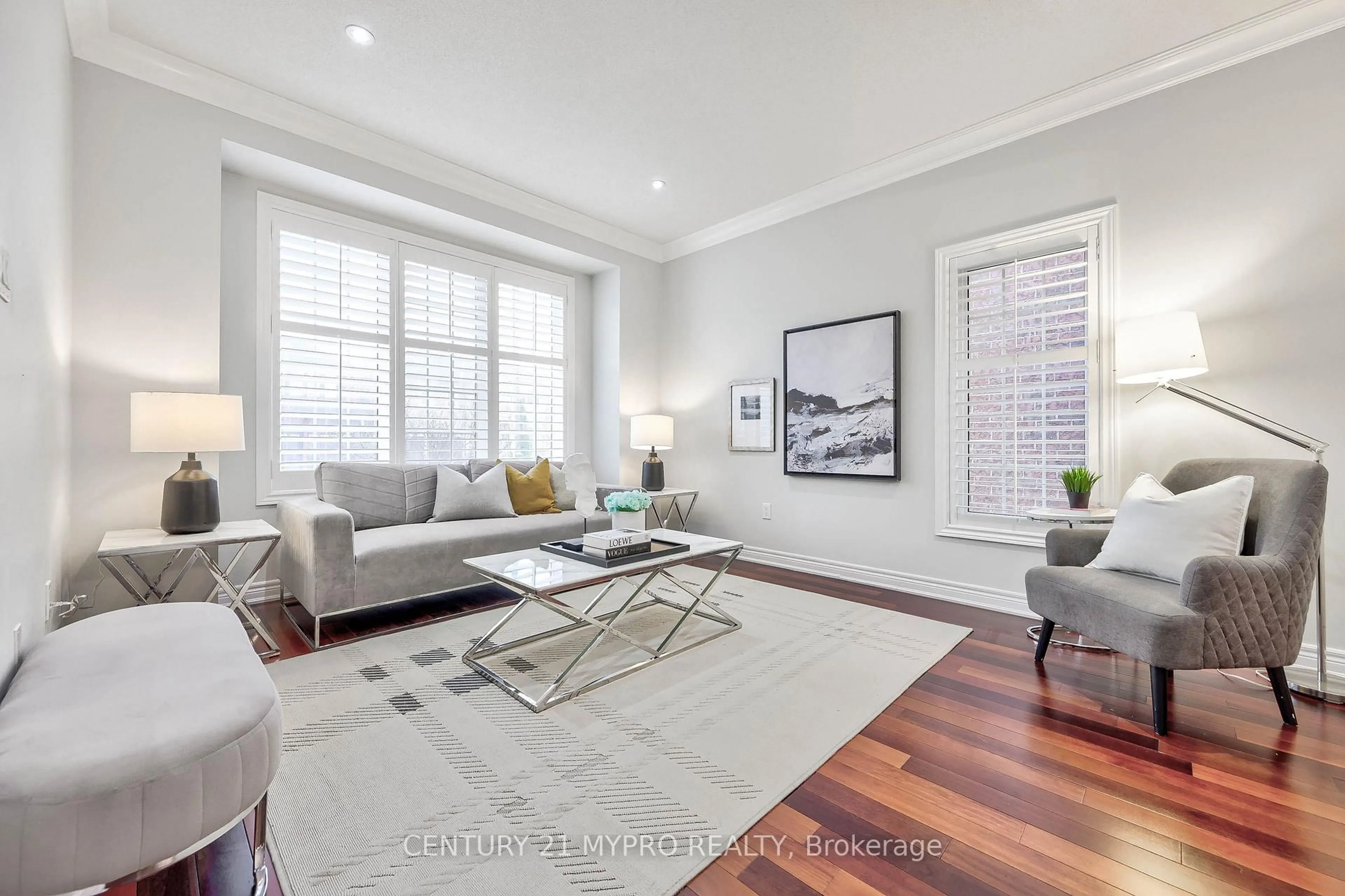 Living room with furniture, unknown for 128 selwyn Rd, Richmond Hill Ontario L4E 5E3