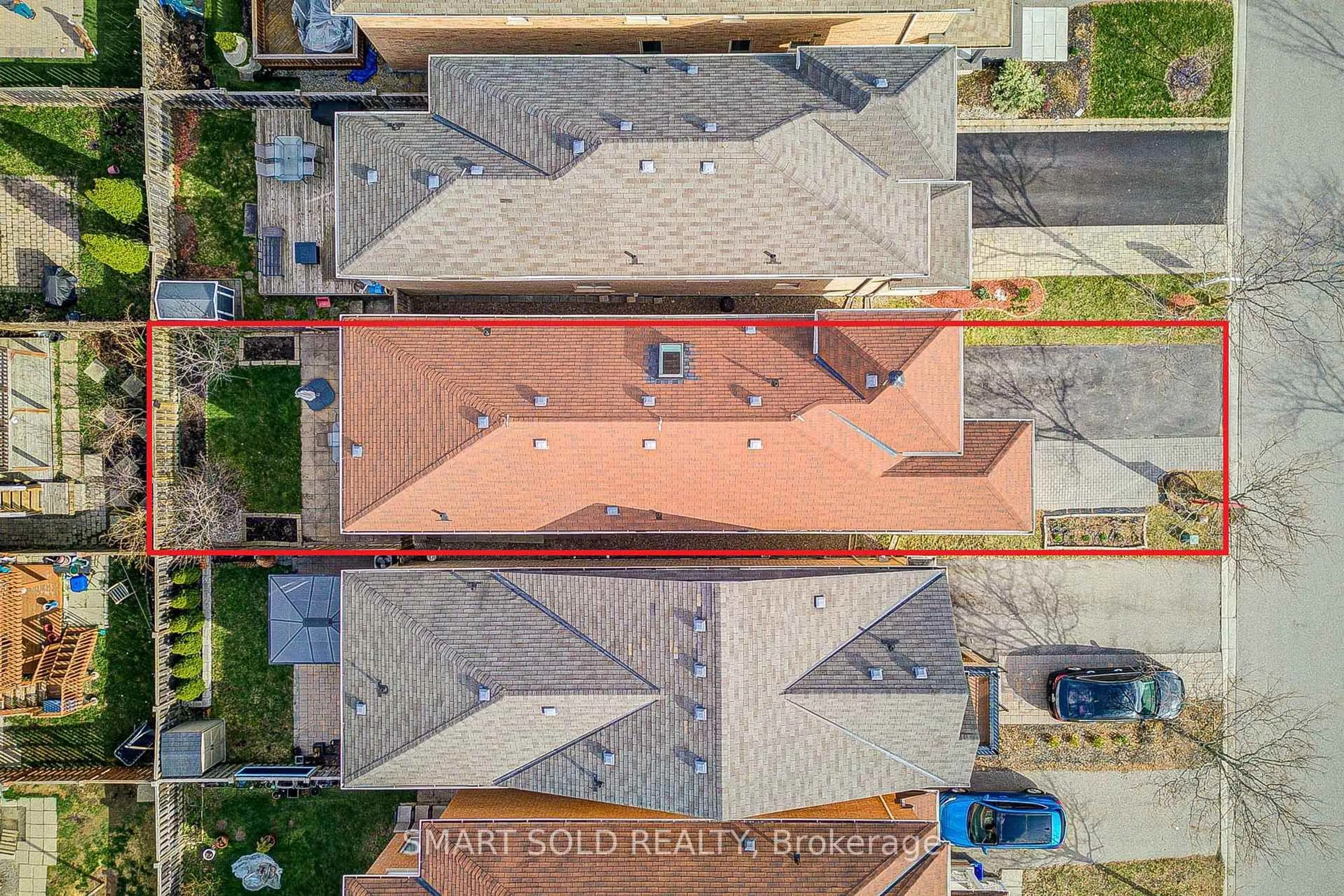 A pic from outside/outdoor area/front of a property/back of a property/a pic from drone, street for 28 Catalpa Cres, Vaughan Ontario L6A 0R6