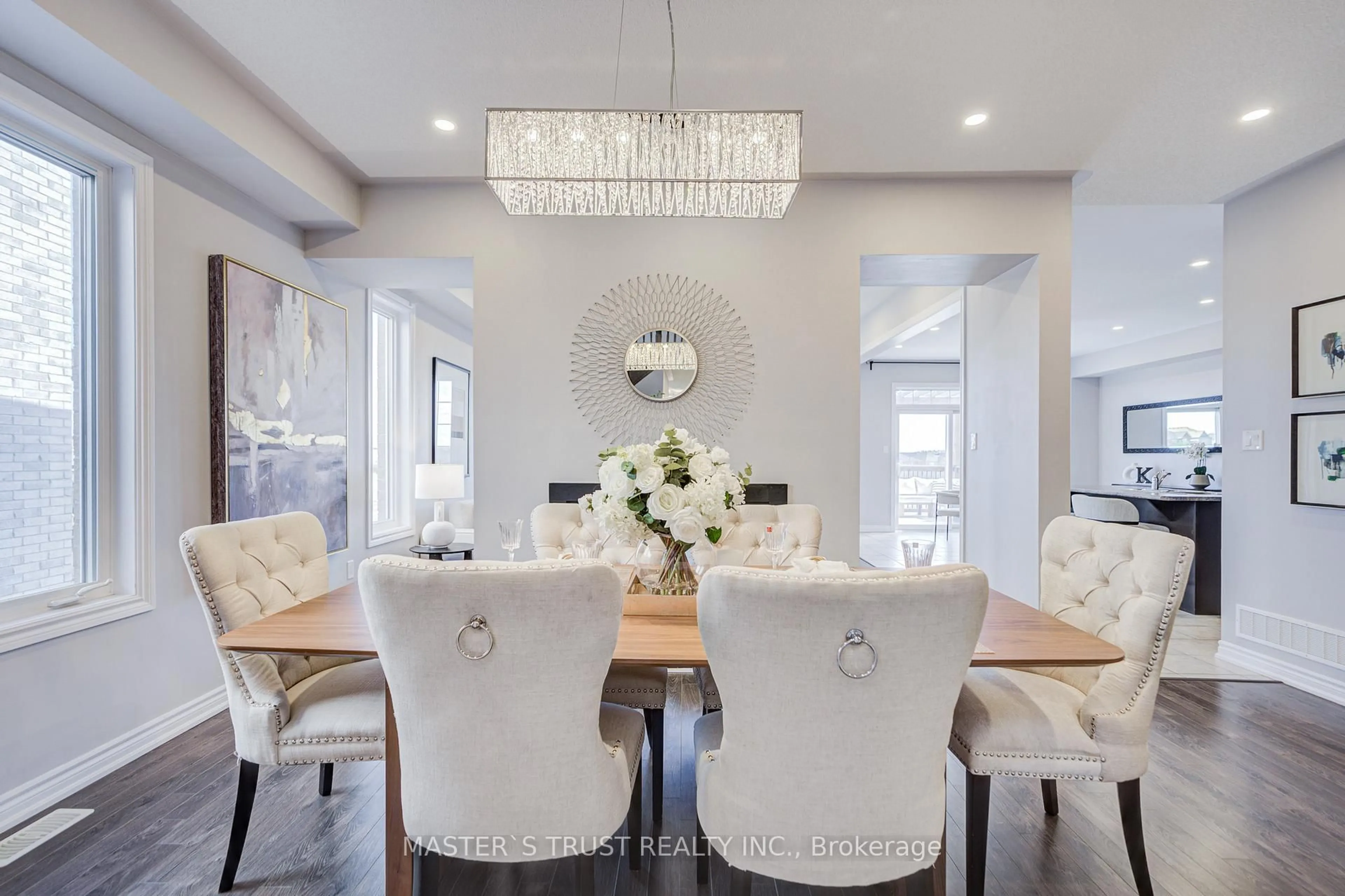 Dining room, unknown for 137 Brookview Dr, Bradford West Gwillimbury Ontario L3Z 0R9