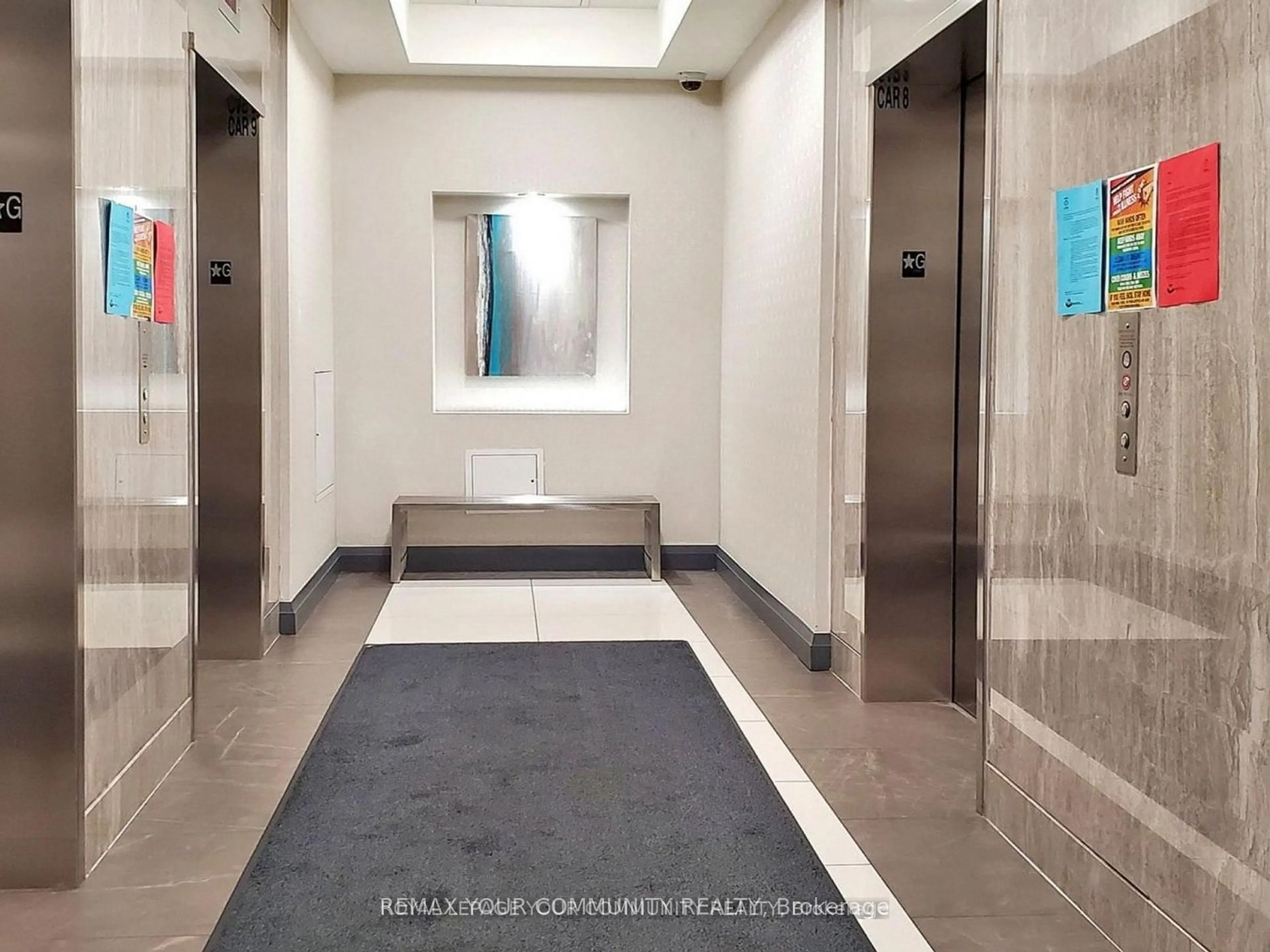 Indoor foyer for 7161 Yonge St #522, Markham Ontario L3T 0C8