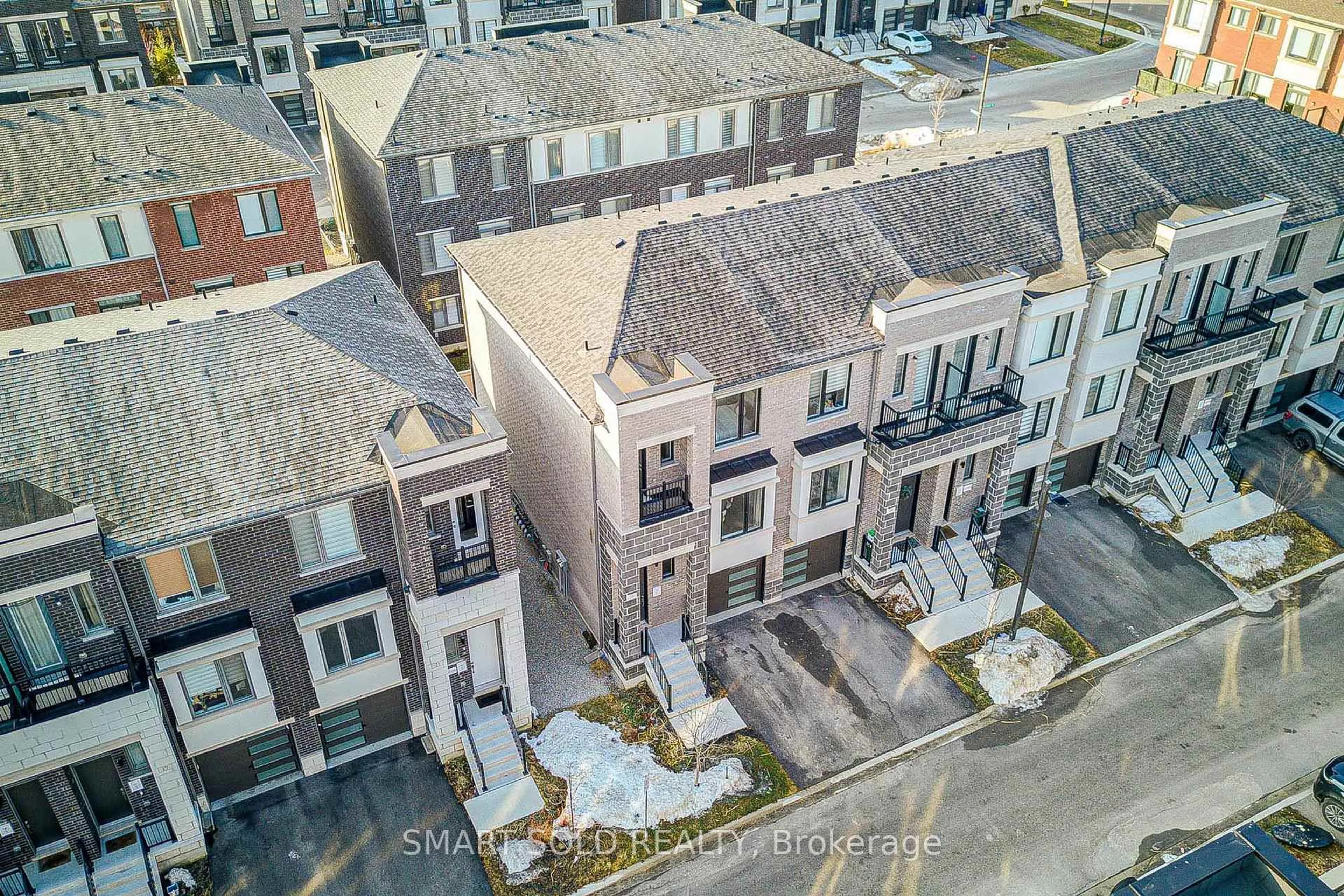 A pic from outside/outdoor area/front of a property/back of a property/a pic from drone, street for 25 Origin Way, Vaughan Ontario L6A 0C6