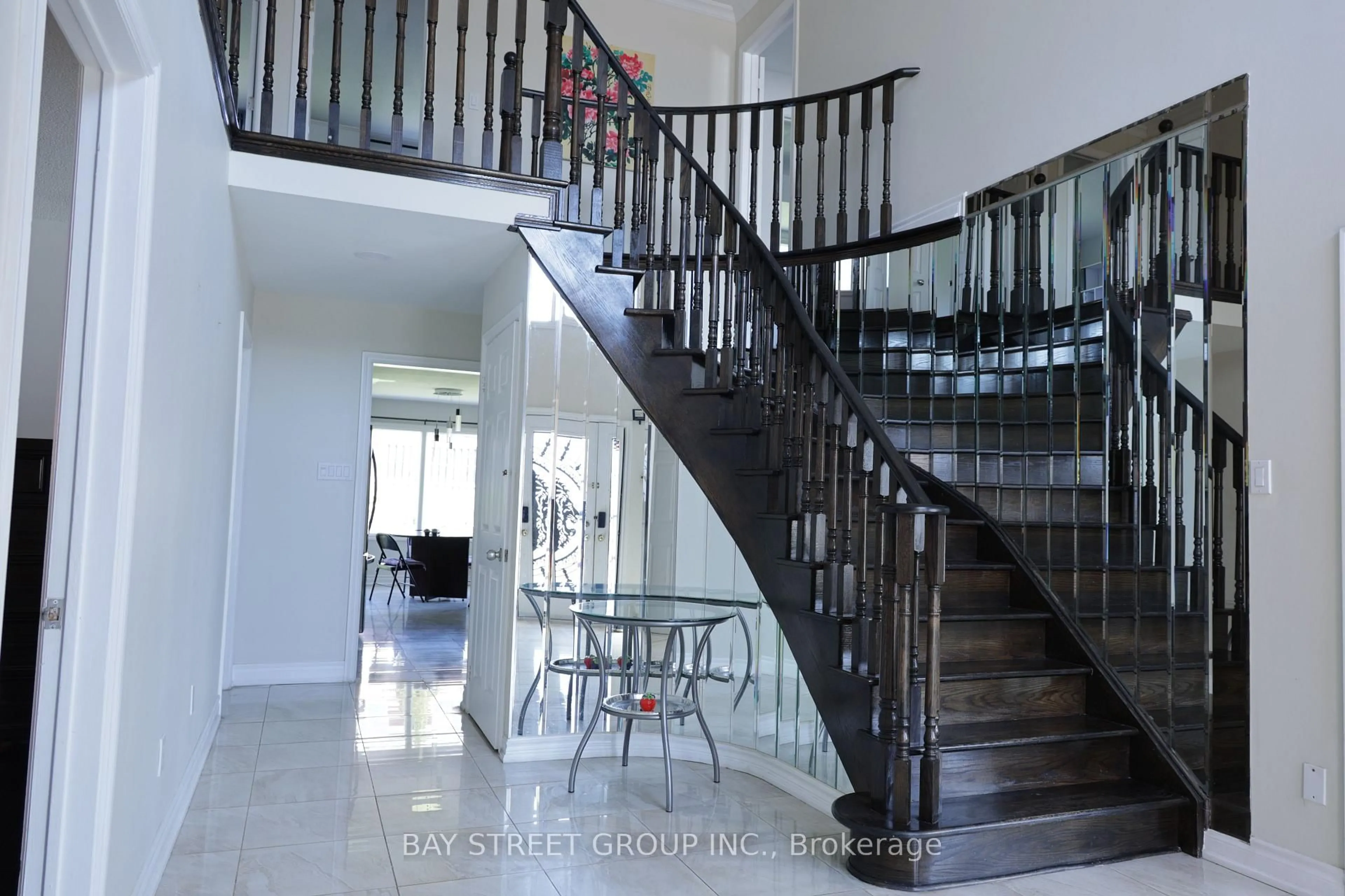 Indoor foyer for 19 Delancey Cres, Markham Ontario L3P 7C9