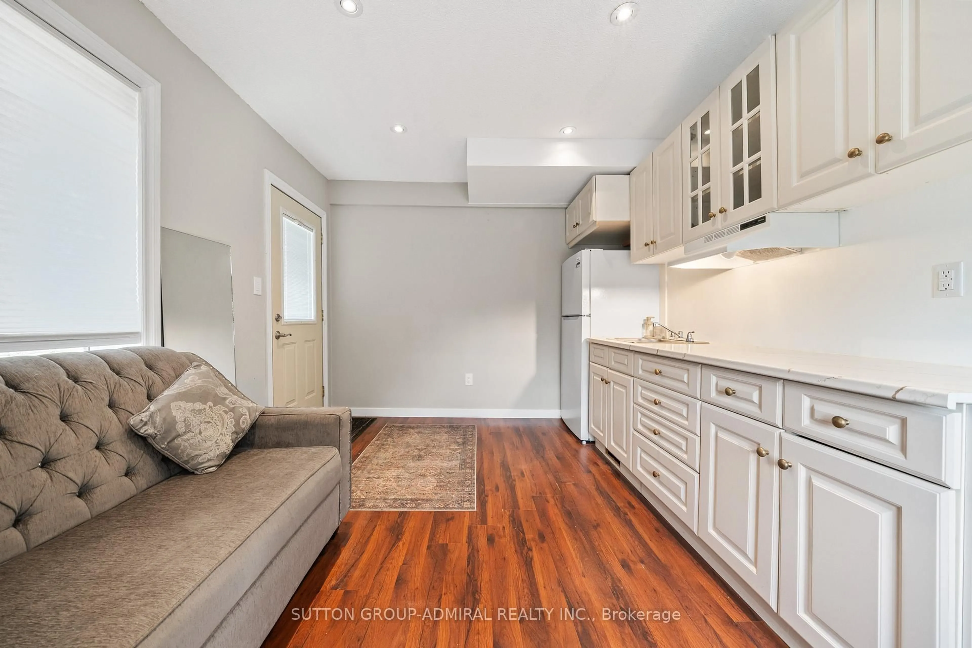 Open concept kitchen, unknown for 472 Main St, King Ontario L0G 1T0