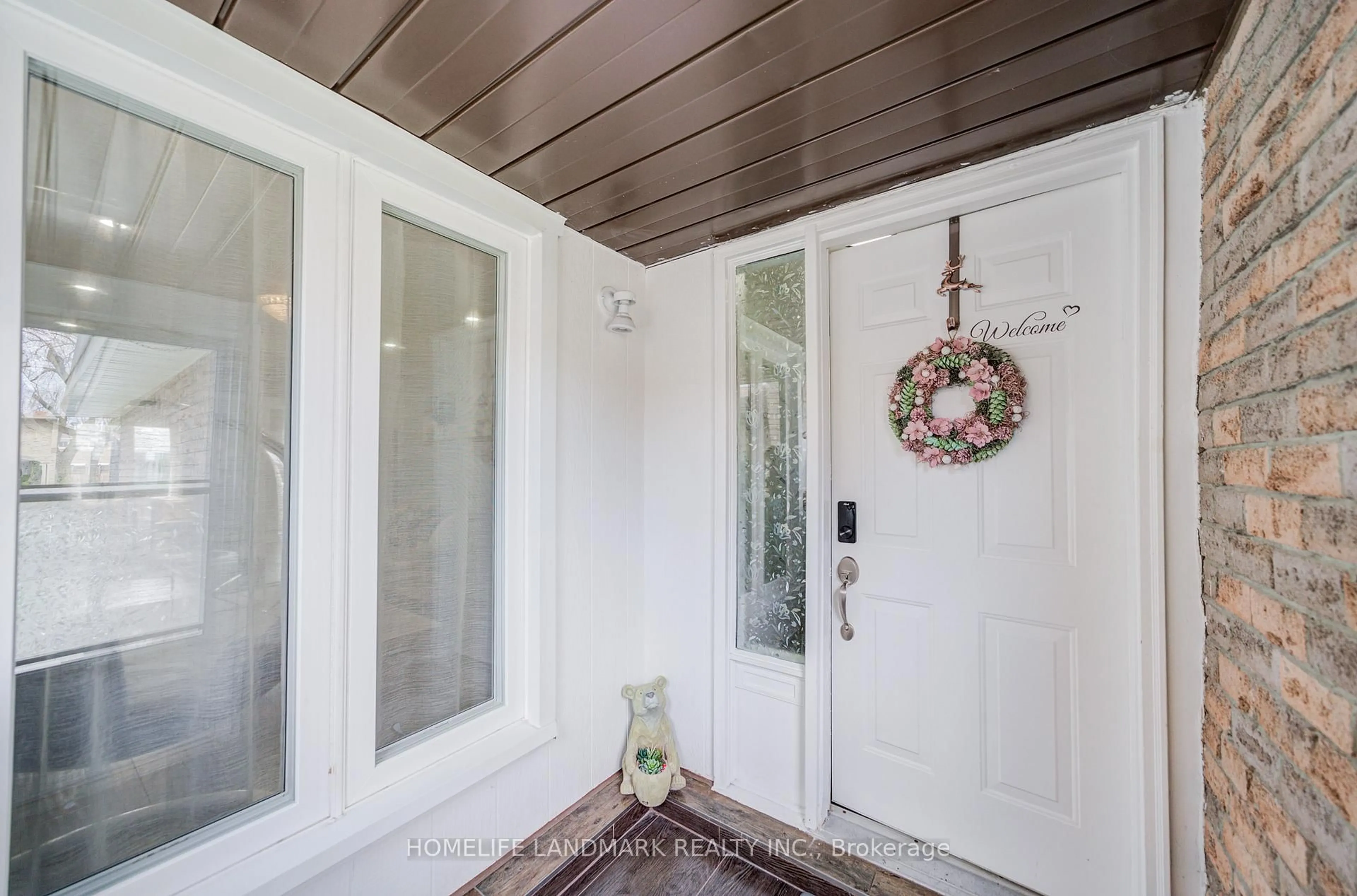 Indoor entryway for 45 Longmeadow Cres, Markham Ontario L3R 3J6