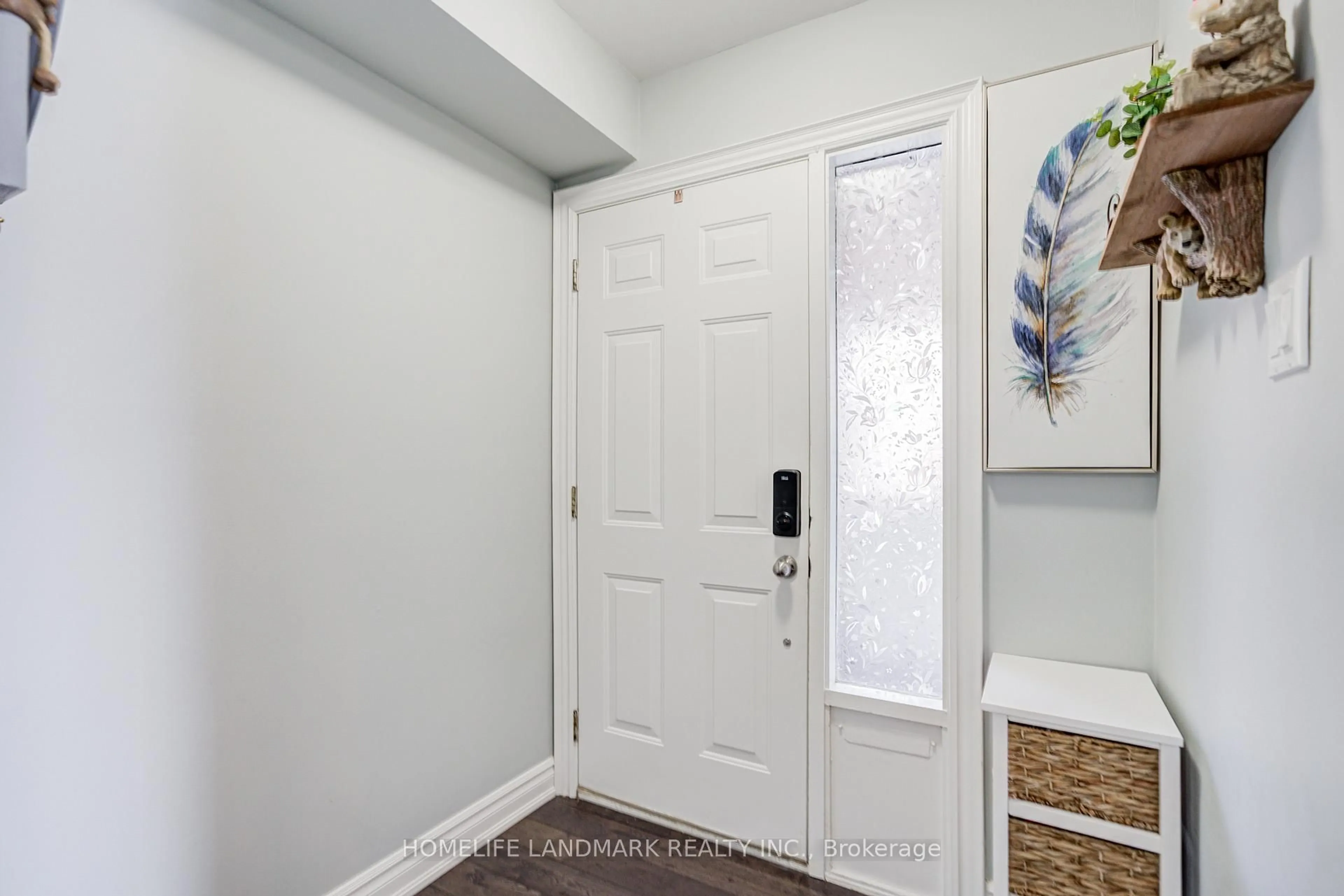 Indoor entryway for 45 Longmeadow Cres, Markham Ontario L3R 3J6