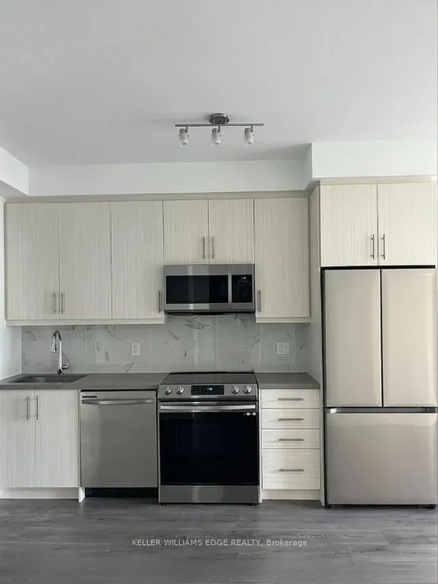 95 Oneida Cres #706, Richmond Hill 2