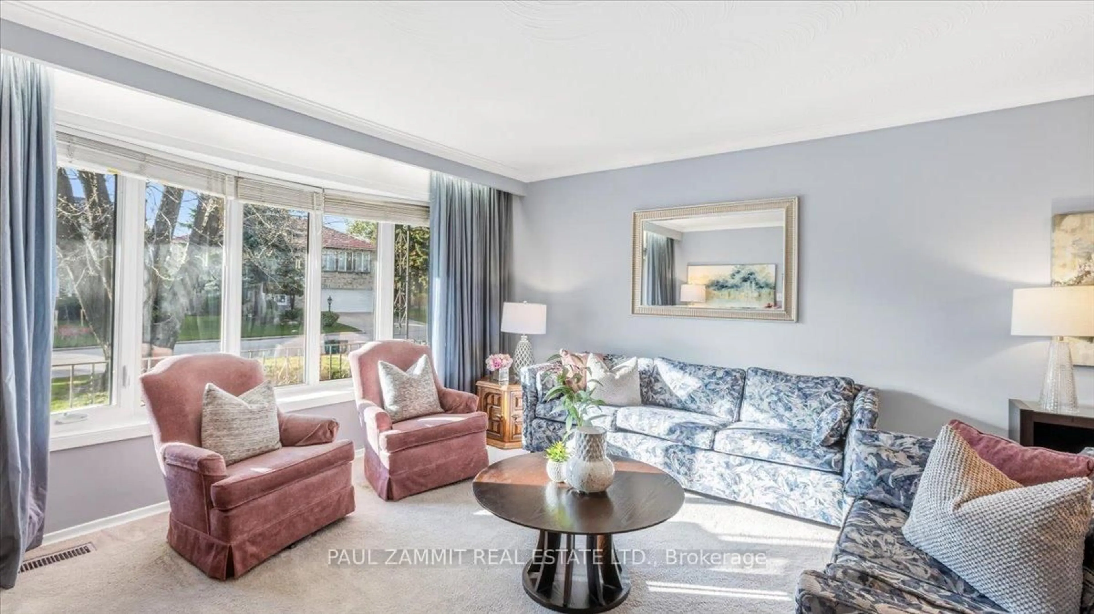 Living room with furniture, unknown for 27 Ladyslipper Crt, Markham Ontario L3T 2S6