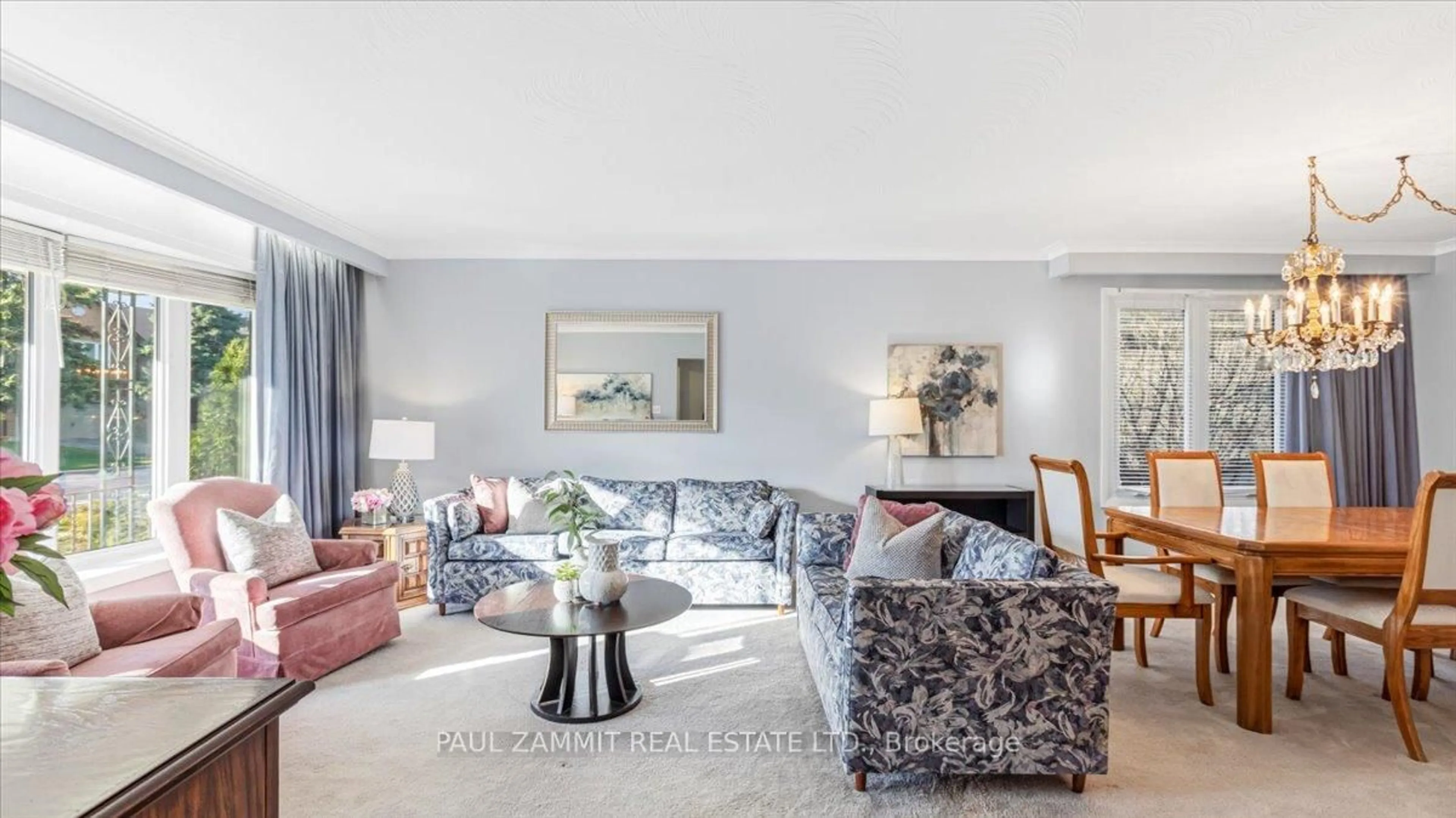 Living room with furniture, unknown for 27 Ladyslipper Crt, Markham Ontario L3T 2S6