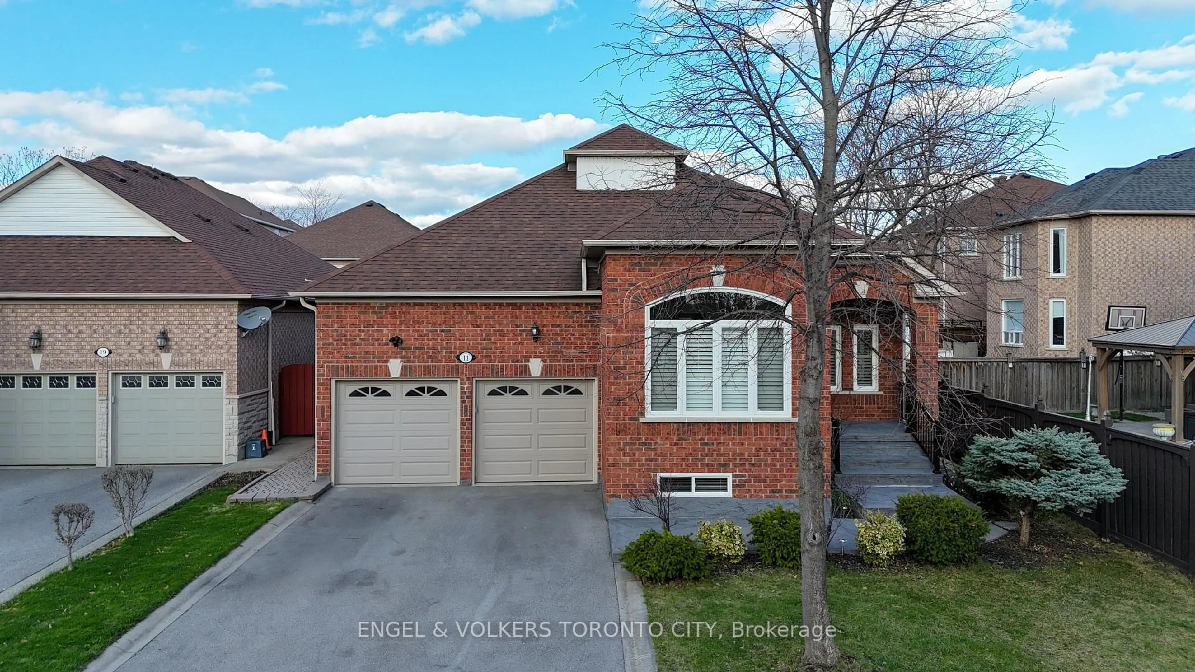 Home with brick exterior material, street for 11 Aventura Cres, Vaughan Ontario L4H 2G2