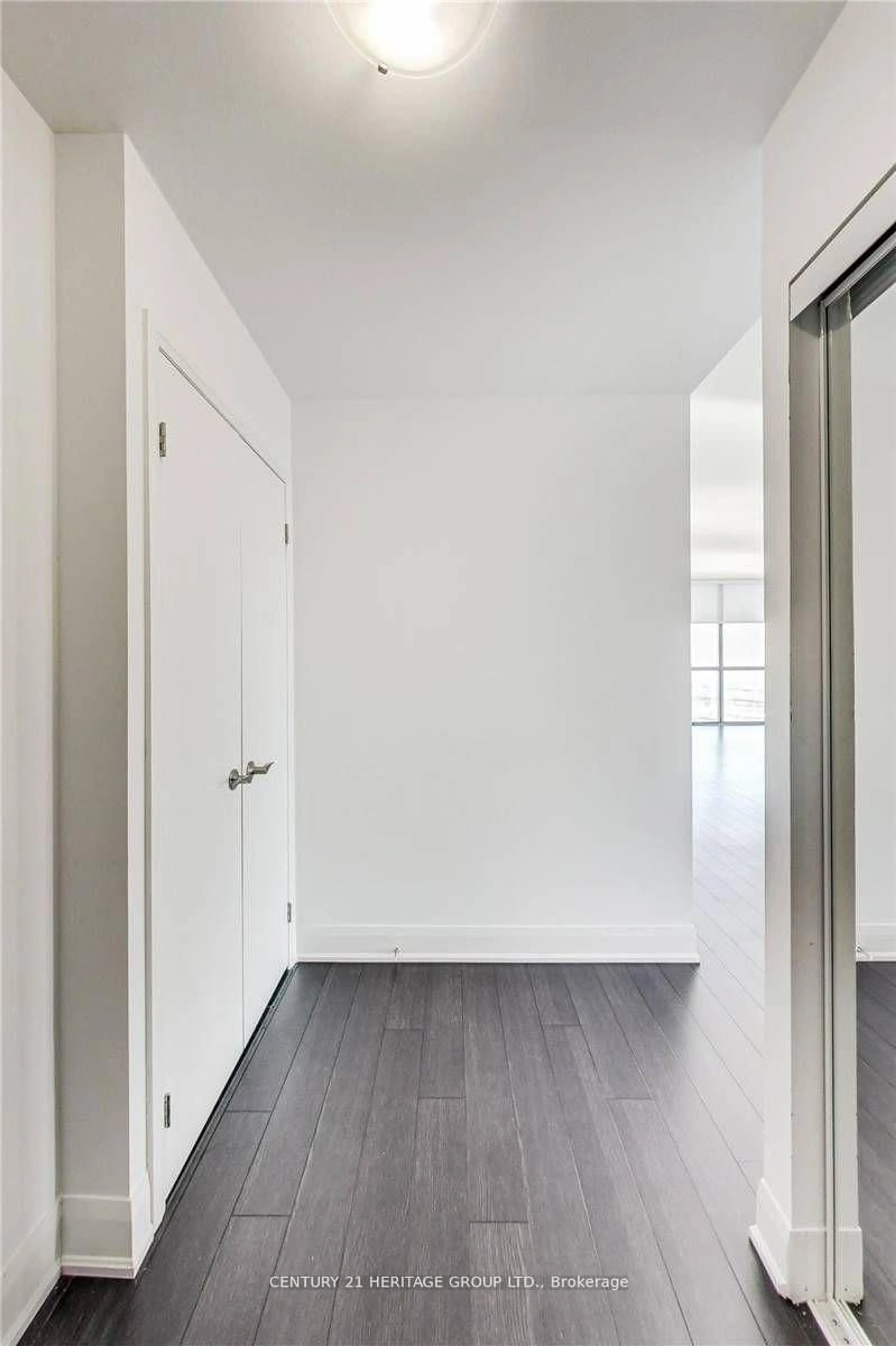 Indoor entryway for 2900 Highway 7 #3402, Vaughan Ontario L4K 0G3