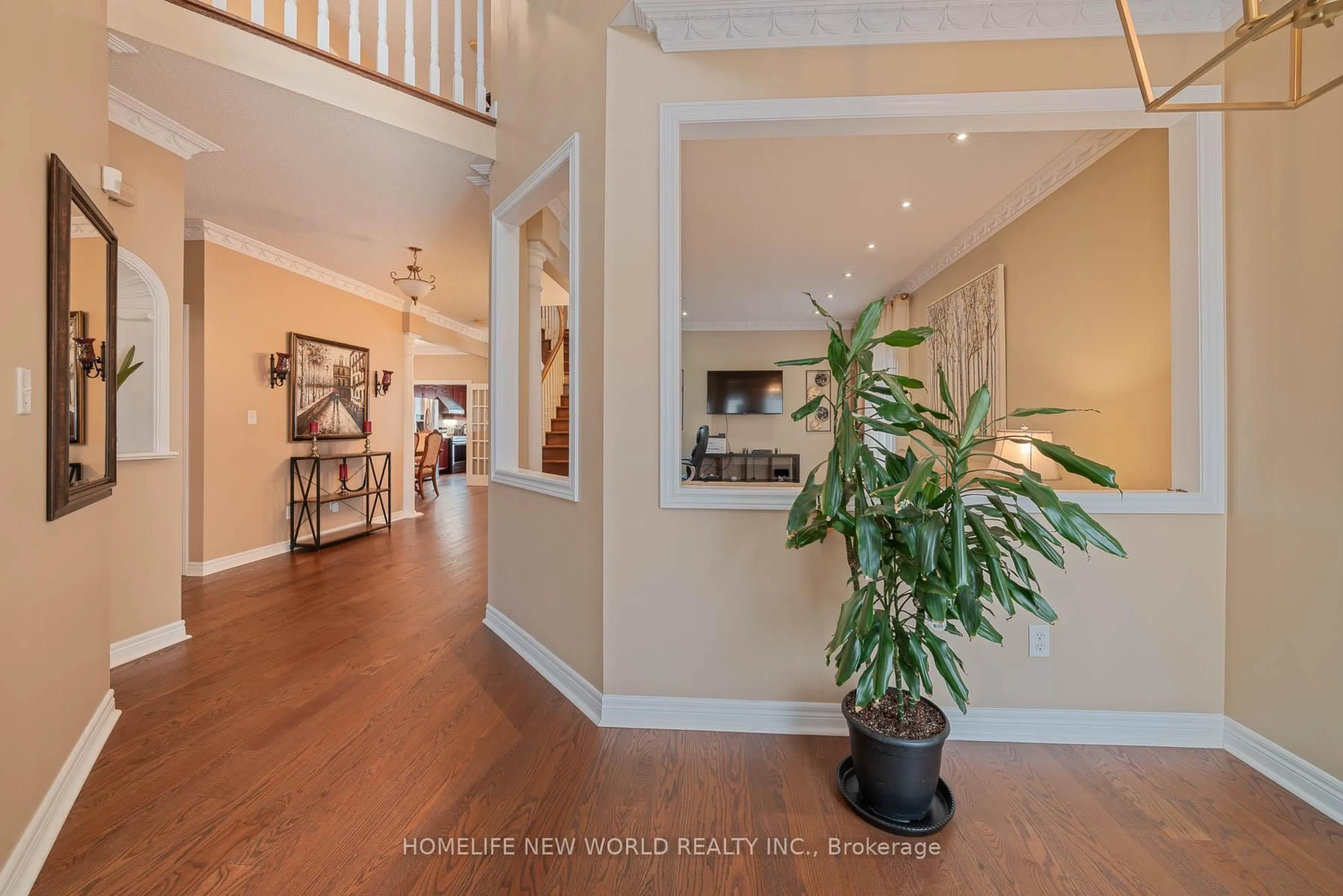 Indoor foyer for 113 Sonoma Blvd, Vaughan Ontario L4H 1N8