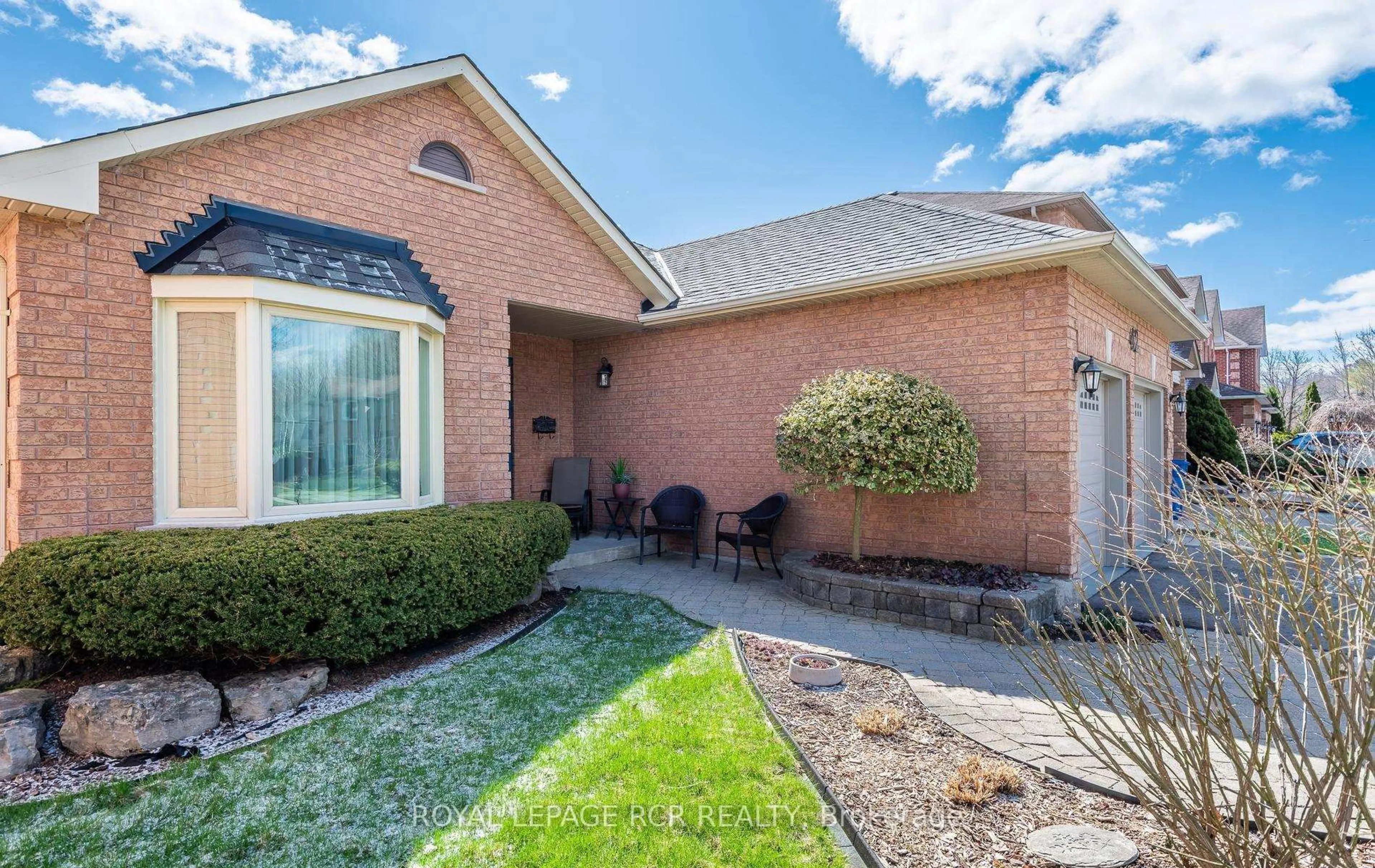 Home with brick exterior material, street for 42 Allenvale Dr, Aurora Ontario L4G 6P5