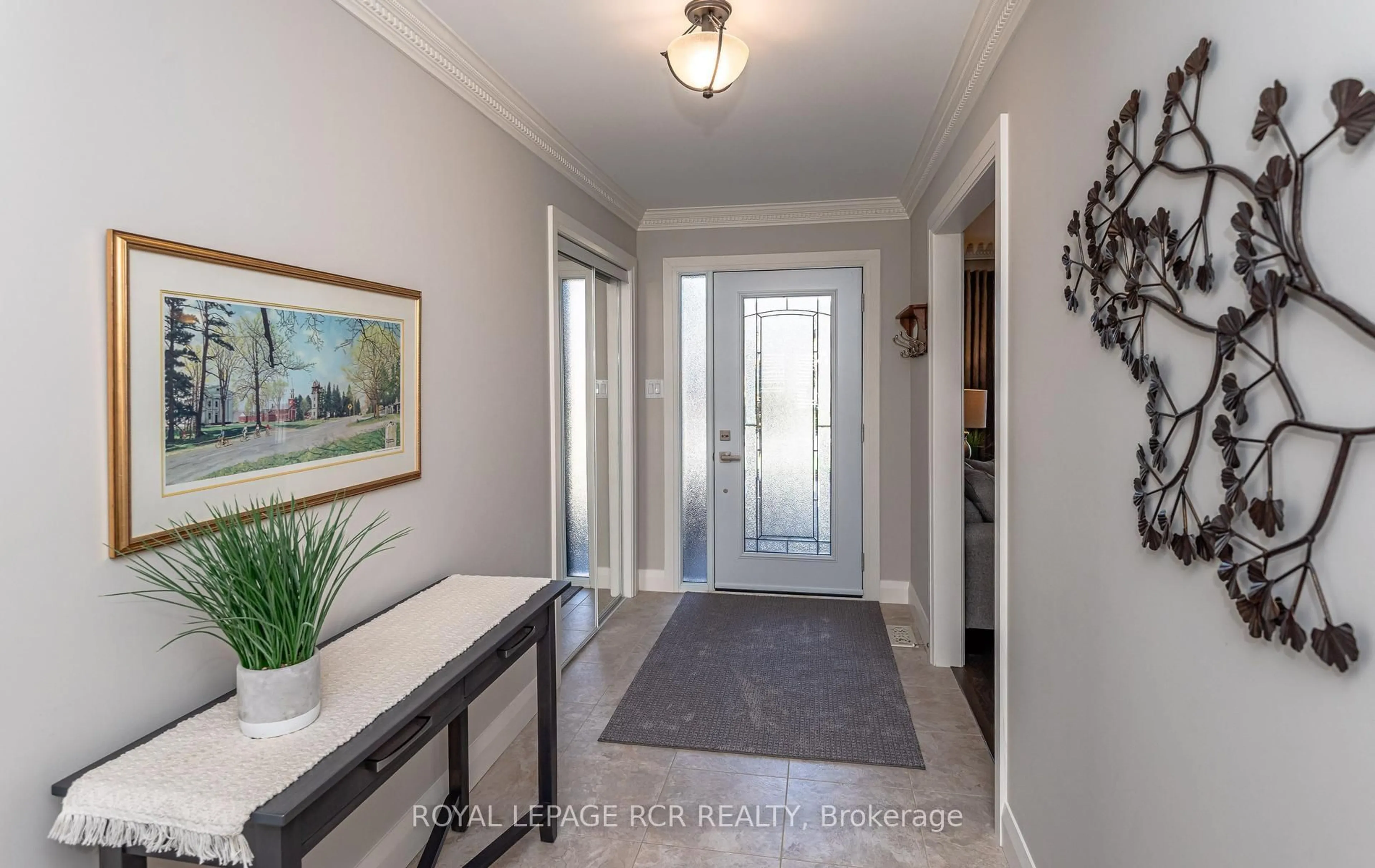 Indoor entryway for 42 Allenvale Dr, Aurora Ontario L4G 6P5