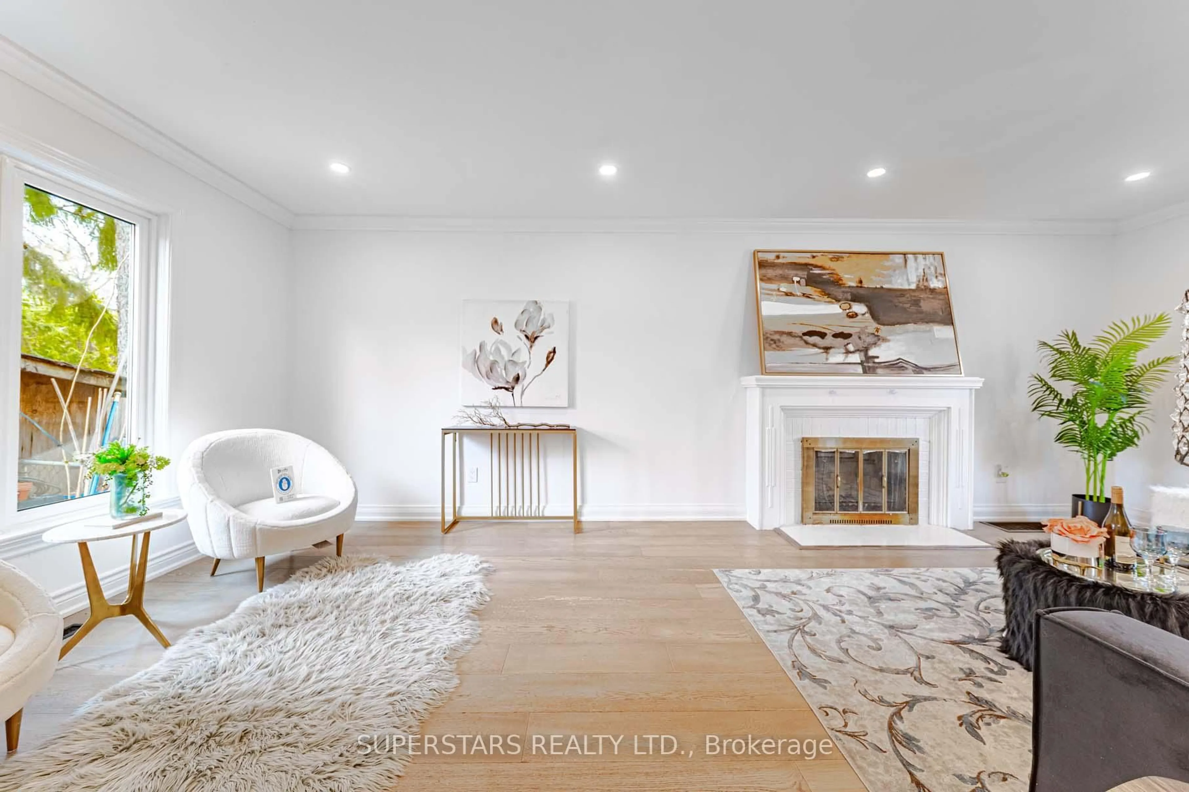 Unknown for 84 Lawrence Ave, Richmond Hill Ontario L4C 1Z3