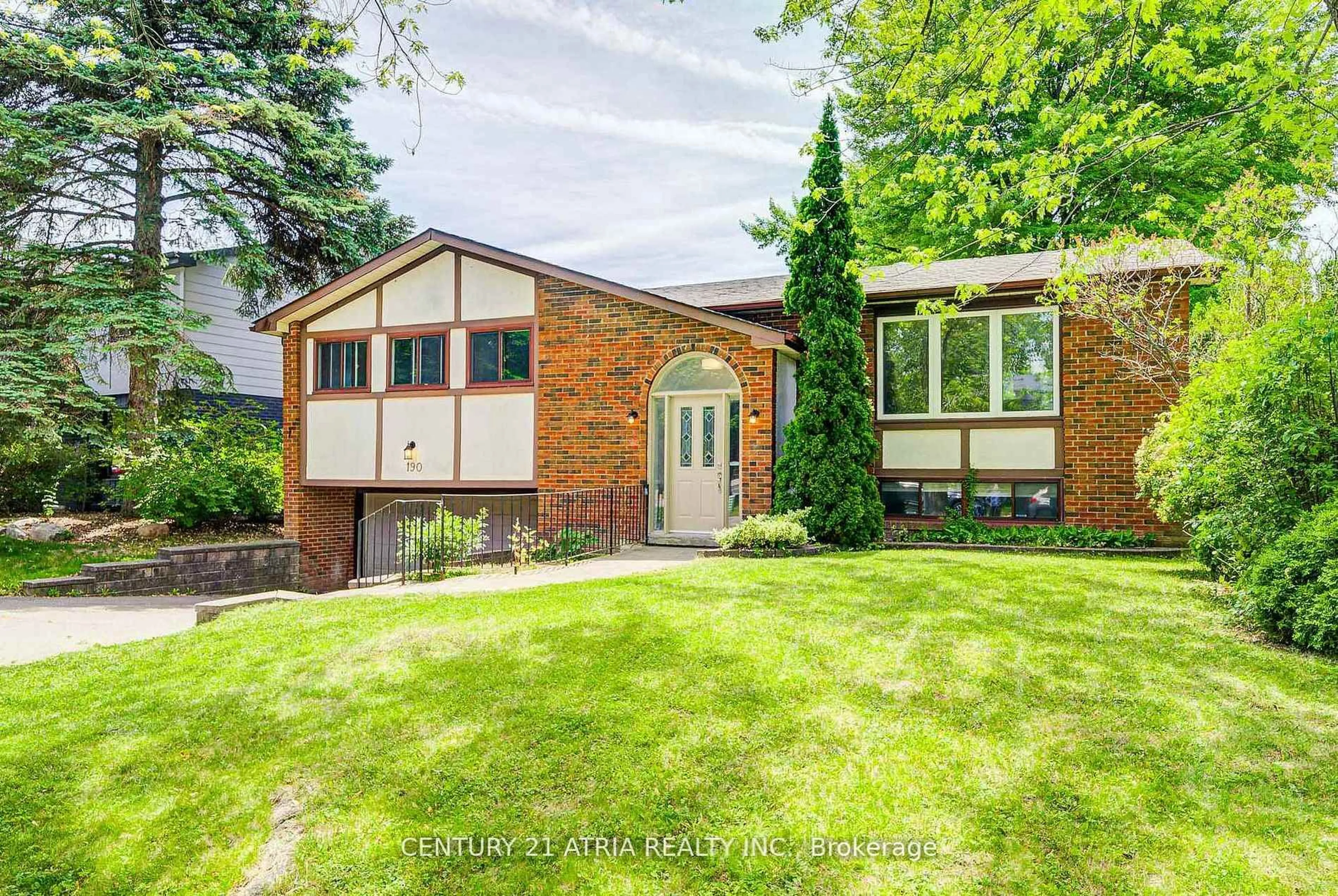 Home with brick exterior material, street for 190 Romfield Crct, Markham Ontario L3T 3J1